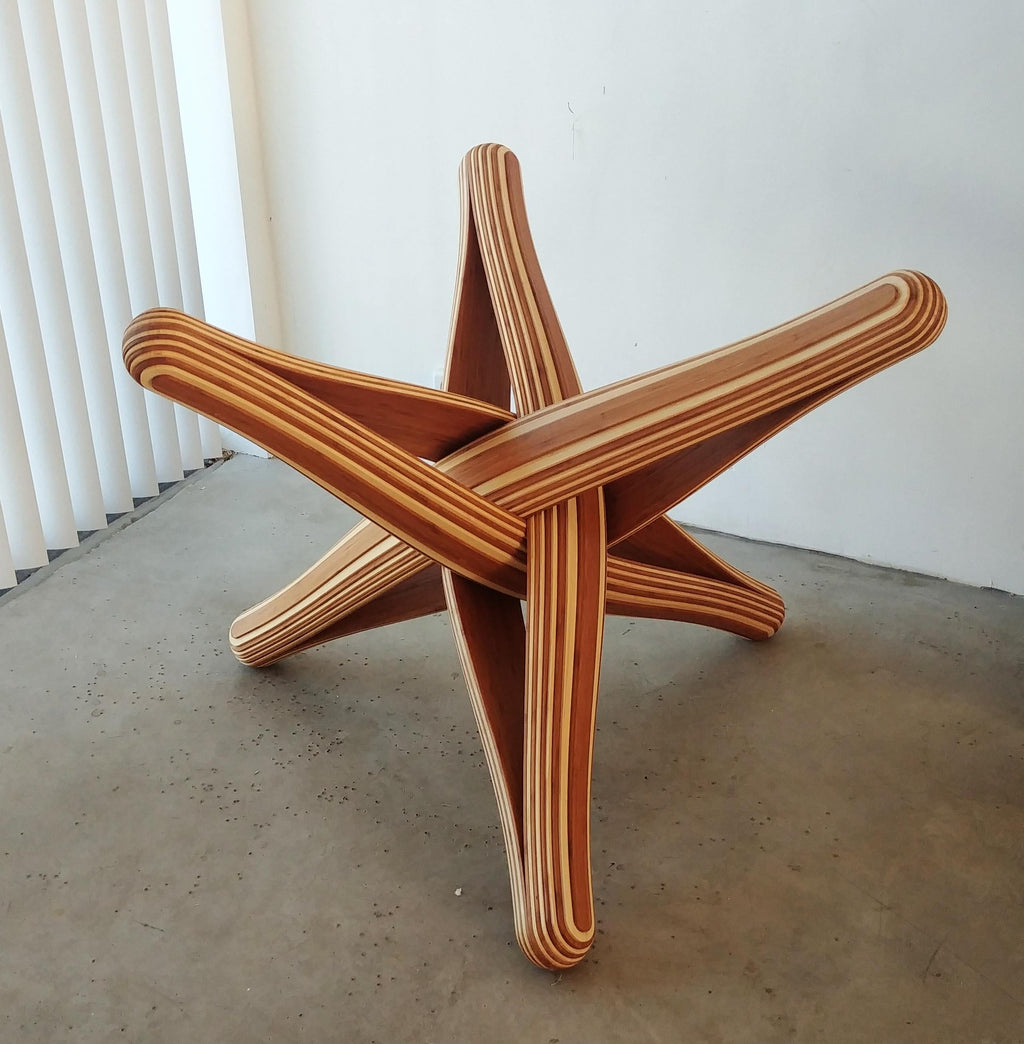https://a.1stdibscdn.com/lock-d-sculptural-bamboo-dining-table-base-for-sale-picture-6/f_60952/f_270451421643024410469/lock_diner_caramel_naturel_17_master.jpg