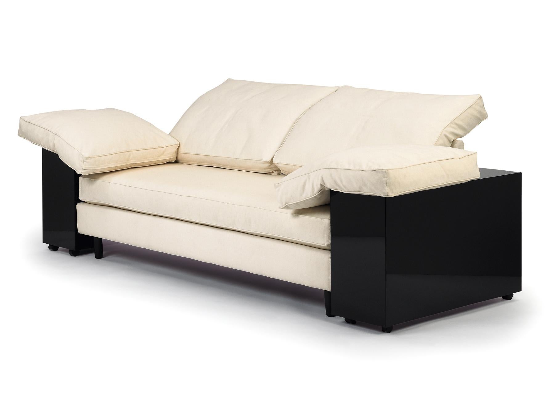 https://a.1stdibscdn.com/classicon-lota-sofa-by-eileen-gray-for-sale-picture-2/12330573/f_138517011551436820204/lota_box_black_manila_natur_40_master.jpg