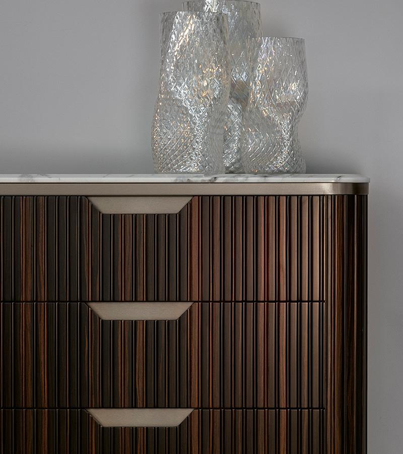 https://a.1stdibscdn.com/giorgio-collection-luxor-dresser-italian-luxury-dresser-with-marble-top-for-sale-picture-4/f_45442/f_457260721776971530472/luxor_dresser2_master.jpg