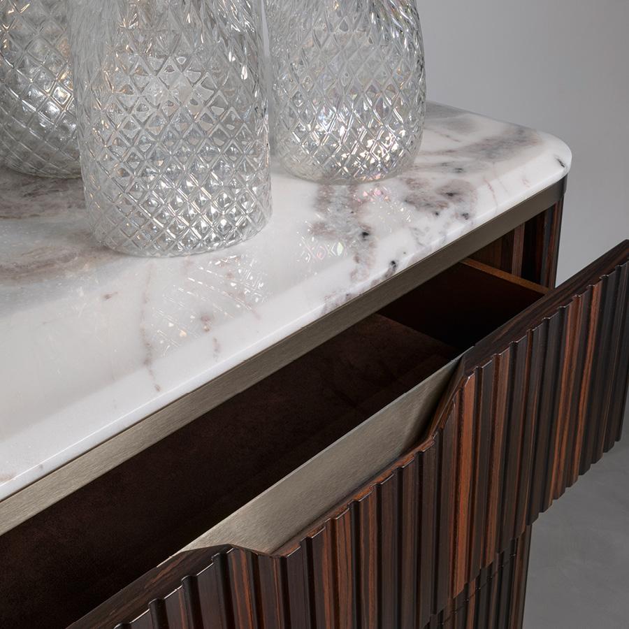 https://a.1stdibscdn.com/giorgio-collection-luxor-dresser-italian-luxury-dresser-with-marble-top-for-sale-picture-5/f_45442/f_457260721776971530430/luxor_dresser3_master.jpg