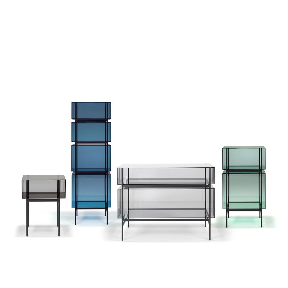 https://a.1stdibscdn.com/customizable-pulpo-lyn-glass-cabinet-by-visser-meijwaard-for-sale-picture-3/f_44652/f_435870621739290870853/lyn_family_master.jpg