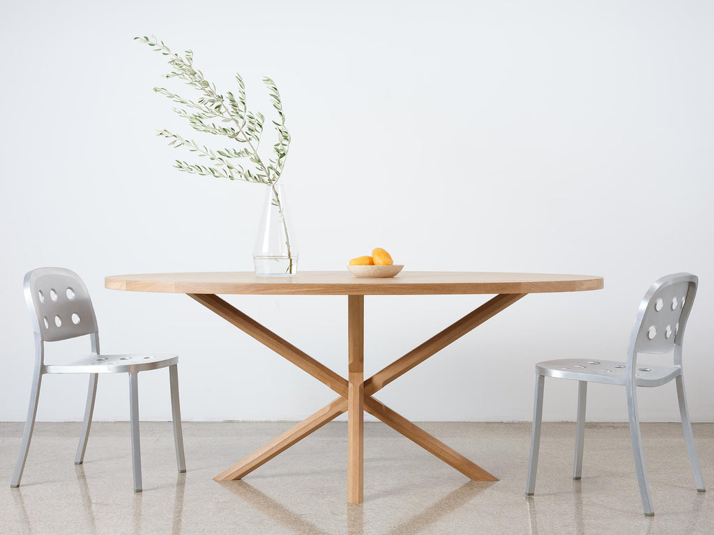 https://a.1stdibscdn.com/72-bond-oval-table-solid-oak-dining-table-by-lynnea-jean-for-sale-picture-6/f_81152/f_340223721682635682732/lynneajean_7_master.jpg