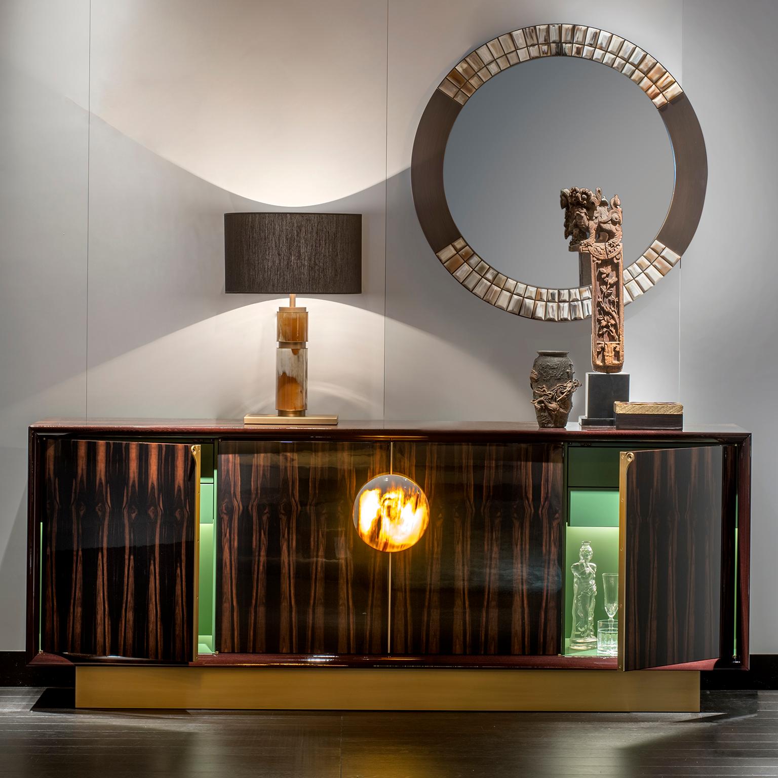 https://a.1stdibscdn.com/helios-4-door-cabinet-in-macassar-ebony-veneer-with-horn-handle-mod-7015ebl-for-sale-picture-4/f_50102/f_175259411578655117489/mac87310_HDR_master.jpg