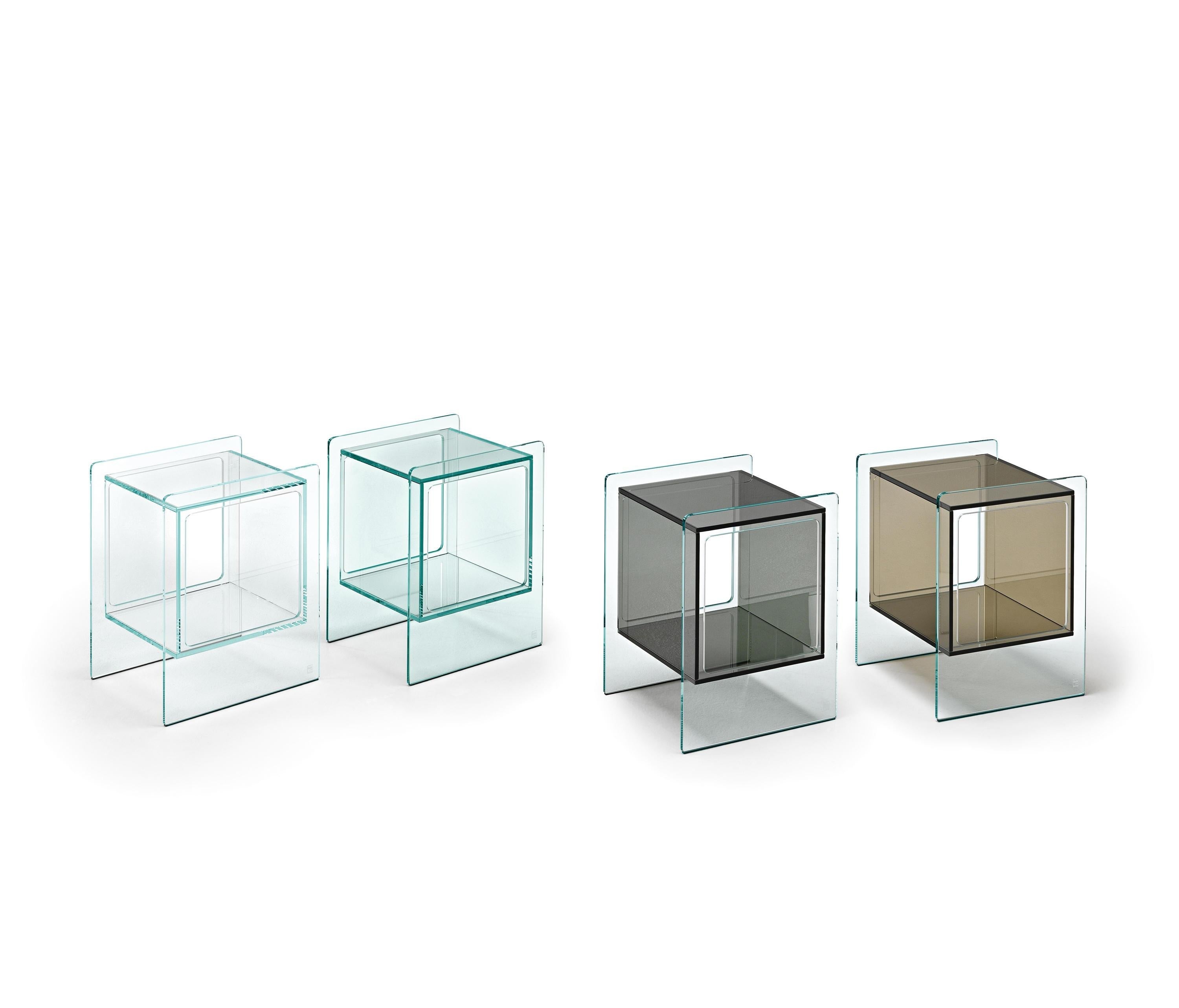 https://a.1stdibscdn.com/fiam-magique-cubo-mqc-3834-bedside-table-with-cube-in-glass-by-studio-klass-for-sale-picture-2/12330573/f_188574721587974906147/magique_cubo_comp_b_master.jpg
