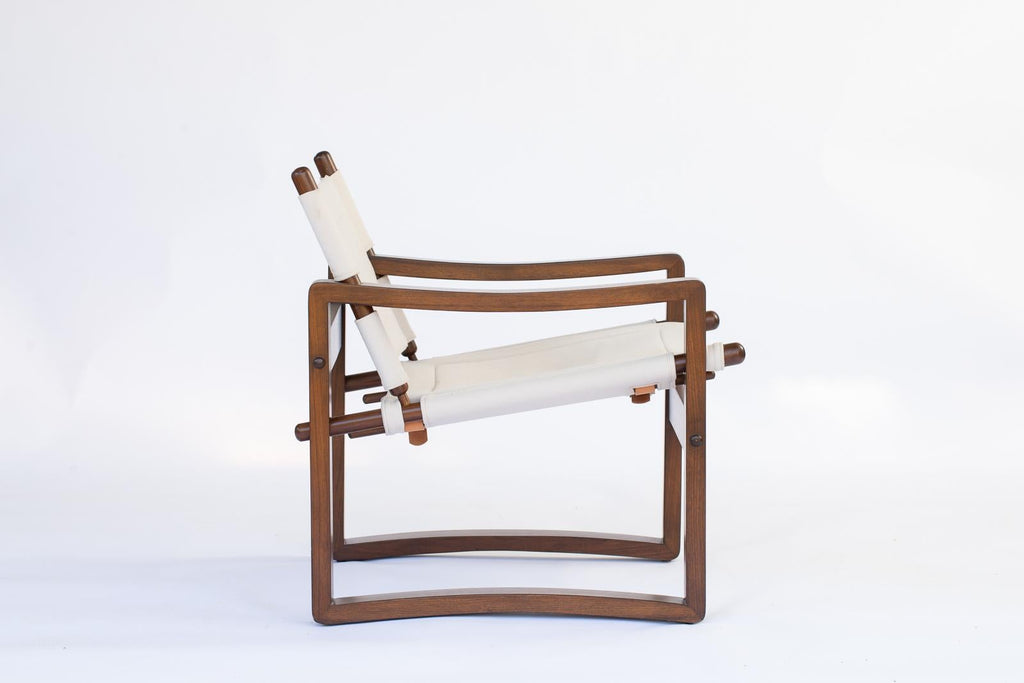 https://a.1stdibscdn.com/walnut-campaign-safari-chair-with-white-leather-upholstery-for-sale-picture-2/f_54442/f_483290921768431107961/mattwier_aumont1019_28_webres_master.jpg
