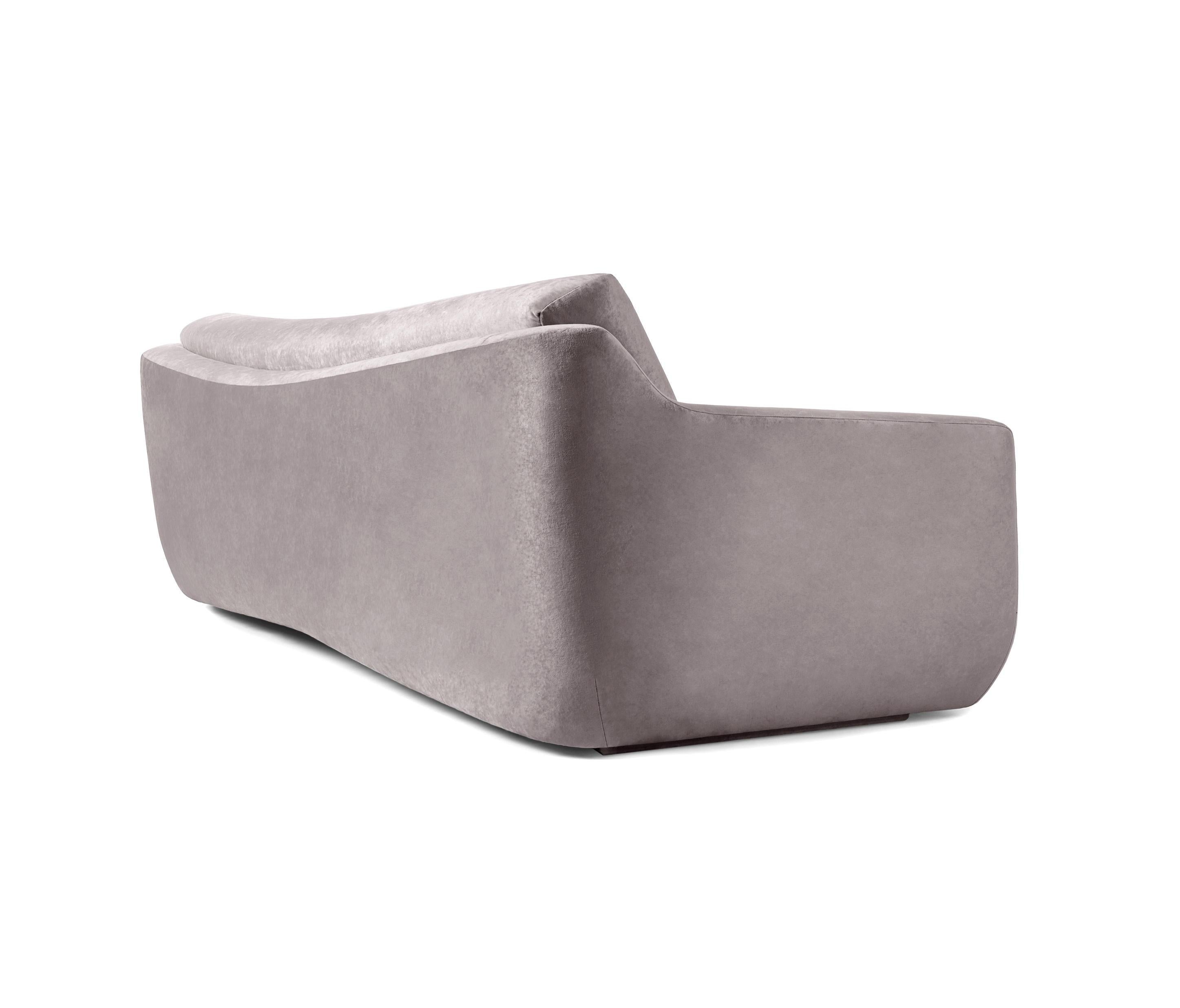 https://a.1stdibscdn.com/contemporary-sculptural-sofa-with-discreet-seaming-for-sale-picture-5/f_27693/f_330435421677667089247/maverick_sofa_5_b_master.jpg