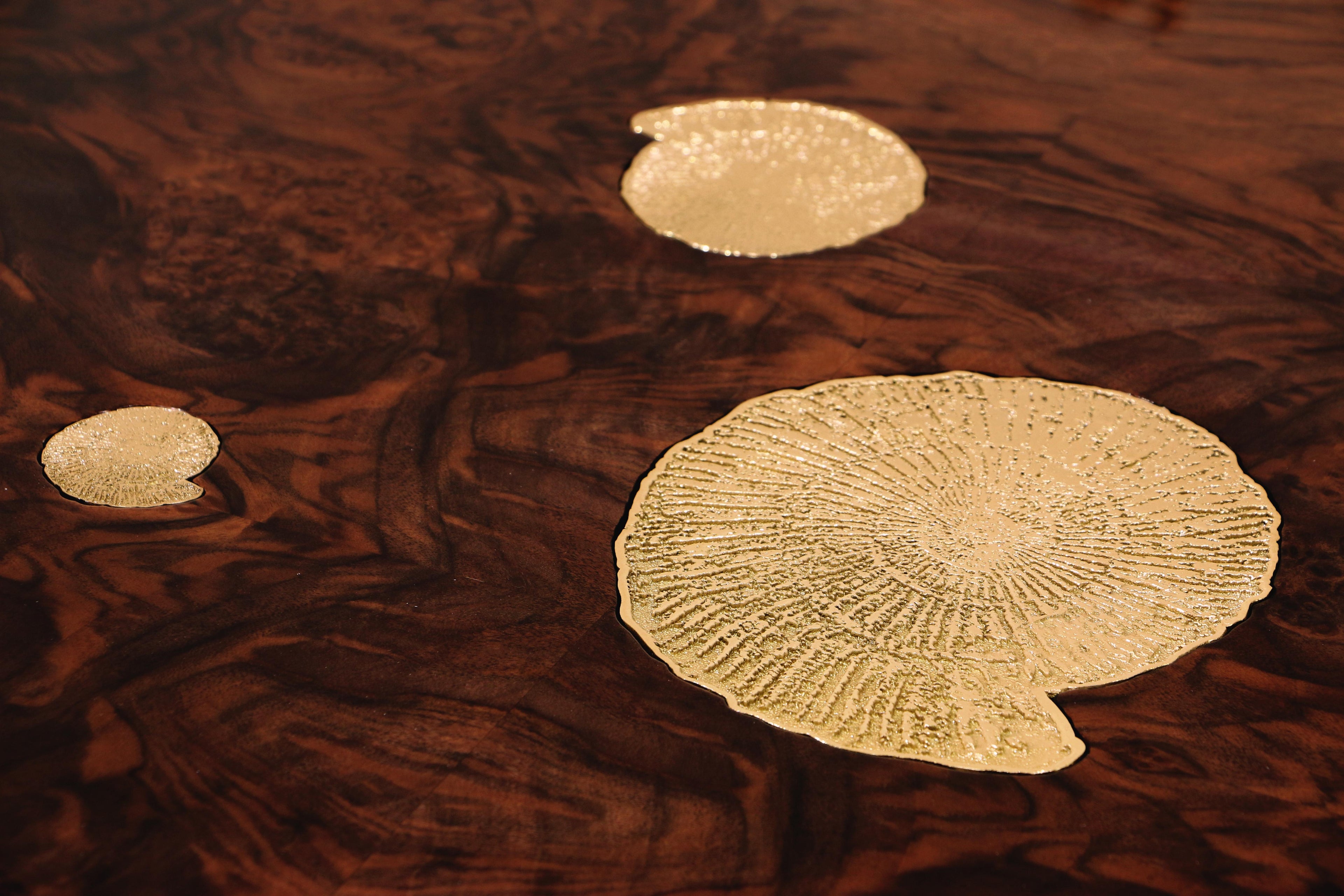 https://a.1stdibscdn.com/metamorphosis-dining-table-for-sale-picture-7/f_98262/f_398331221716389689423/metamorphosis_dining_table_07_master.jpg