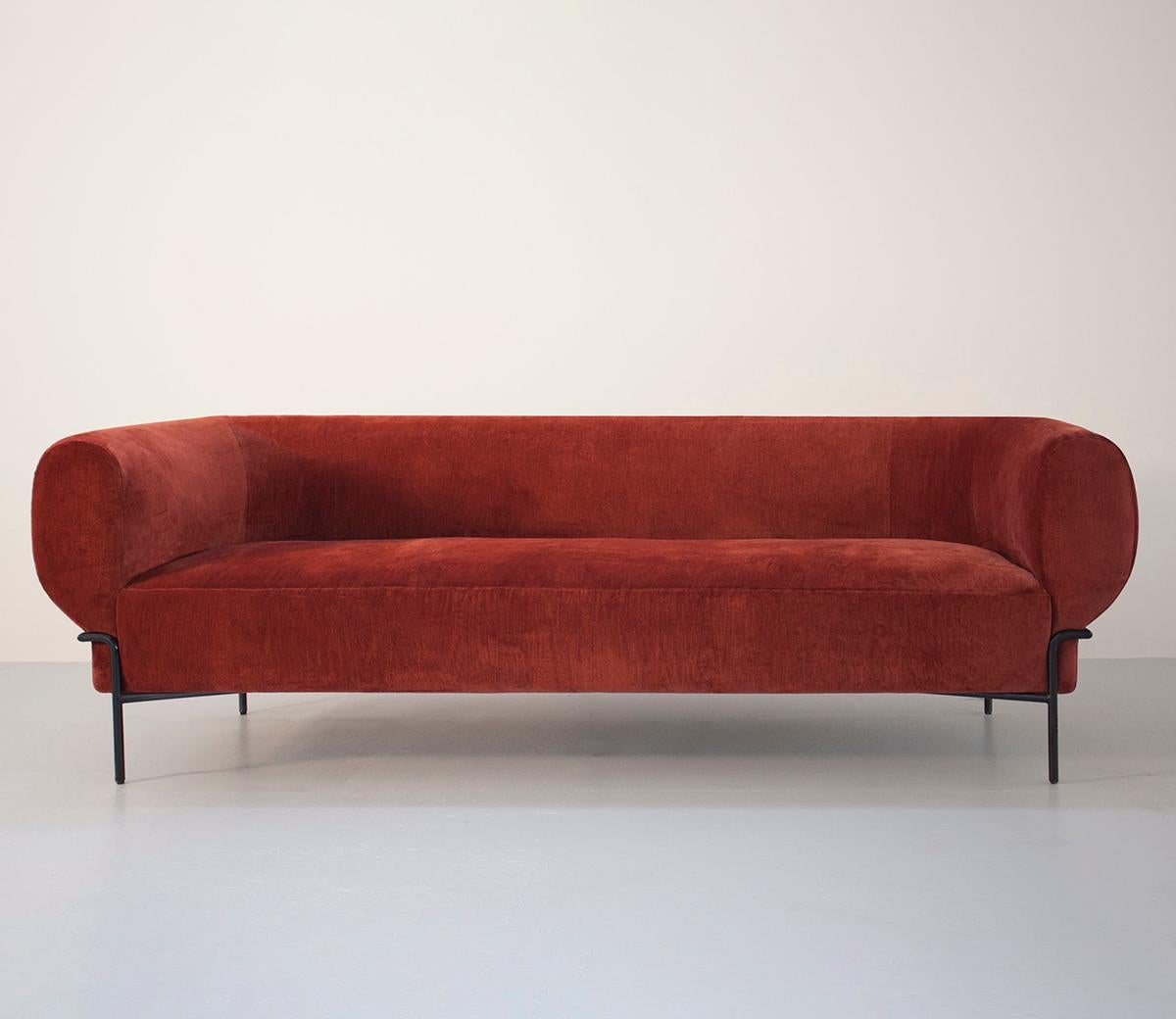 https://a.1stdibscdn.com/madda-sofa-by-michael-felix-for-sale-picture-4/f_37133/f_348513921709150344730/michael_felix_madda_sofa_velvet_1__master.jpg