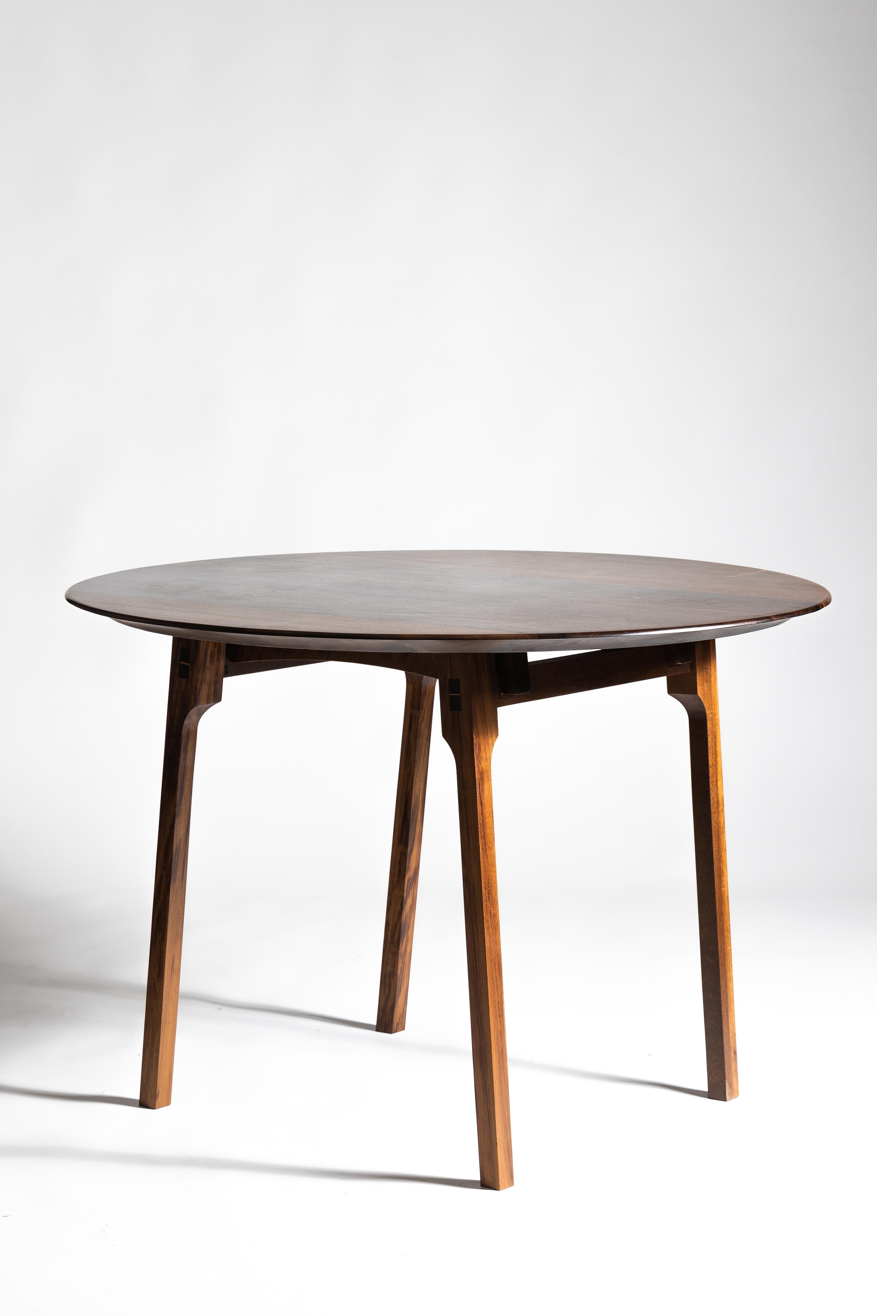 https://a.1stdibscdn.com/iba-round-table-for-sale-picture-7/f_106792/f_478047521764685896318/micheleminerbo_x_leonades_10_master.jpg