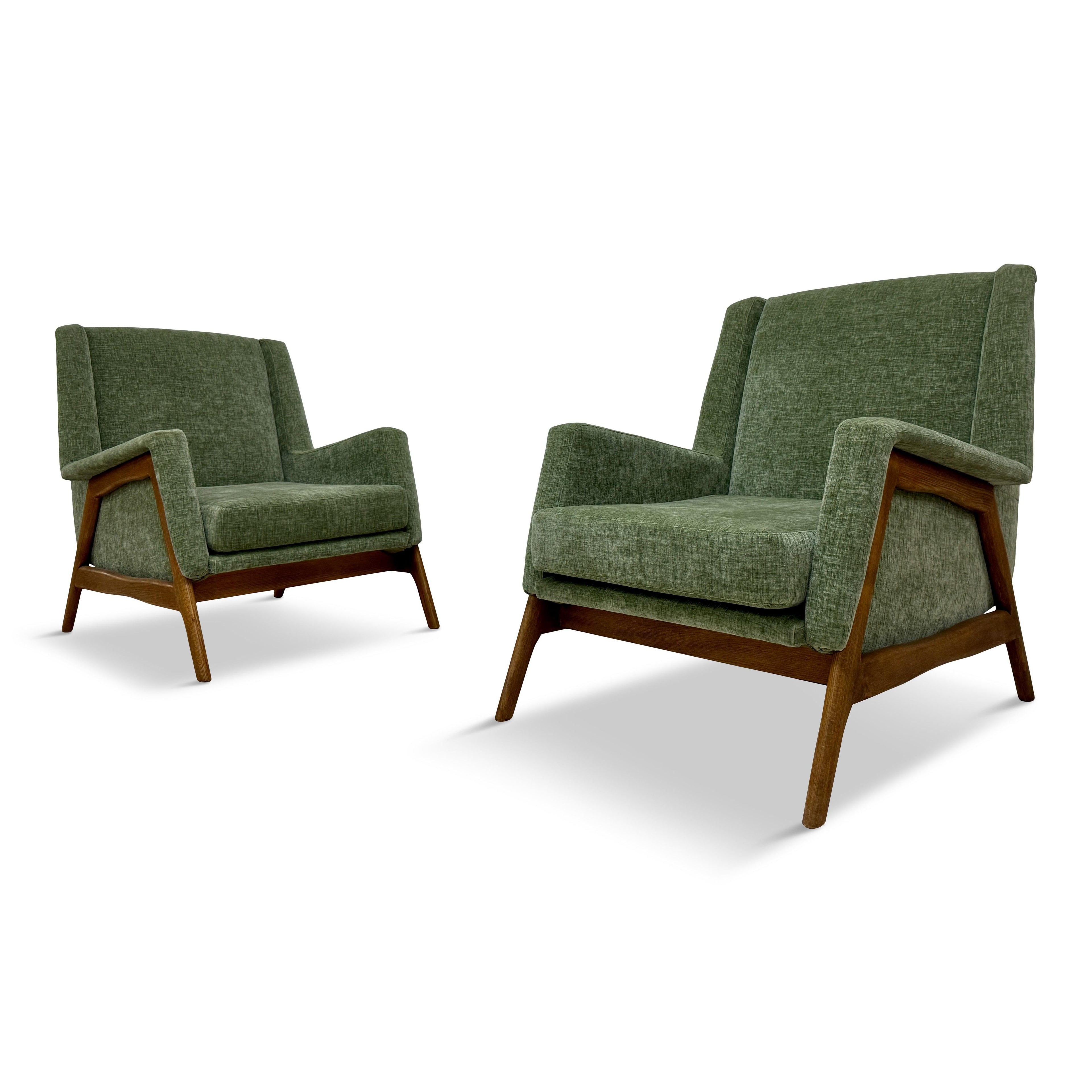https://a.1stdibscdn.com/pair-of-contemporary-italian-armchairs-for-sale-picture-12/f_47872/f_403561021719415895041/mid_century_style_armchairs_by_carlo_de_carli_master.jpg
