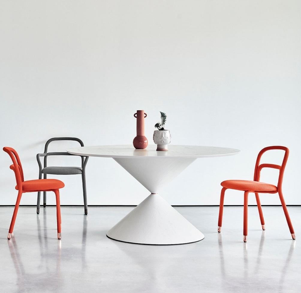 https://a.1stdibscdn.com/contemporary-dining-table-with-two-colored-metal-base-for-sale-picture-12/f_27693/f_303952421662992789179/midj_clessidra_master.jpg