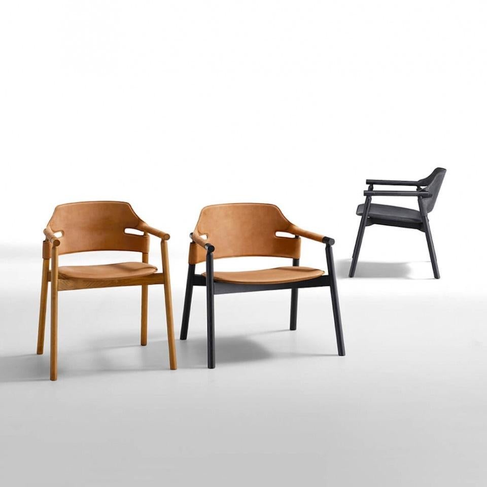 https://a.1stdibscdn.com/leather-dining-armchair-made-to-order-in-natural-oak-finish-for-sale-picture-5/f_27693/f_302959621662462588522/midj_suite_p_l_cu_10_master.jpg