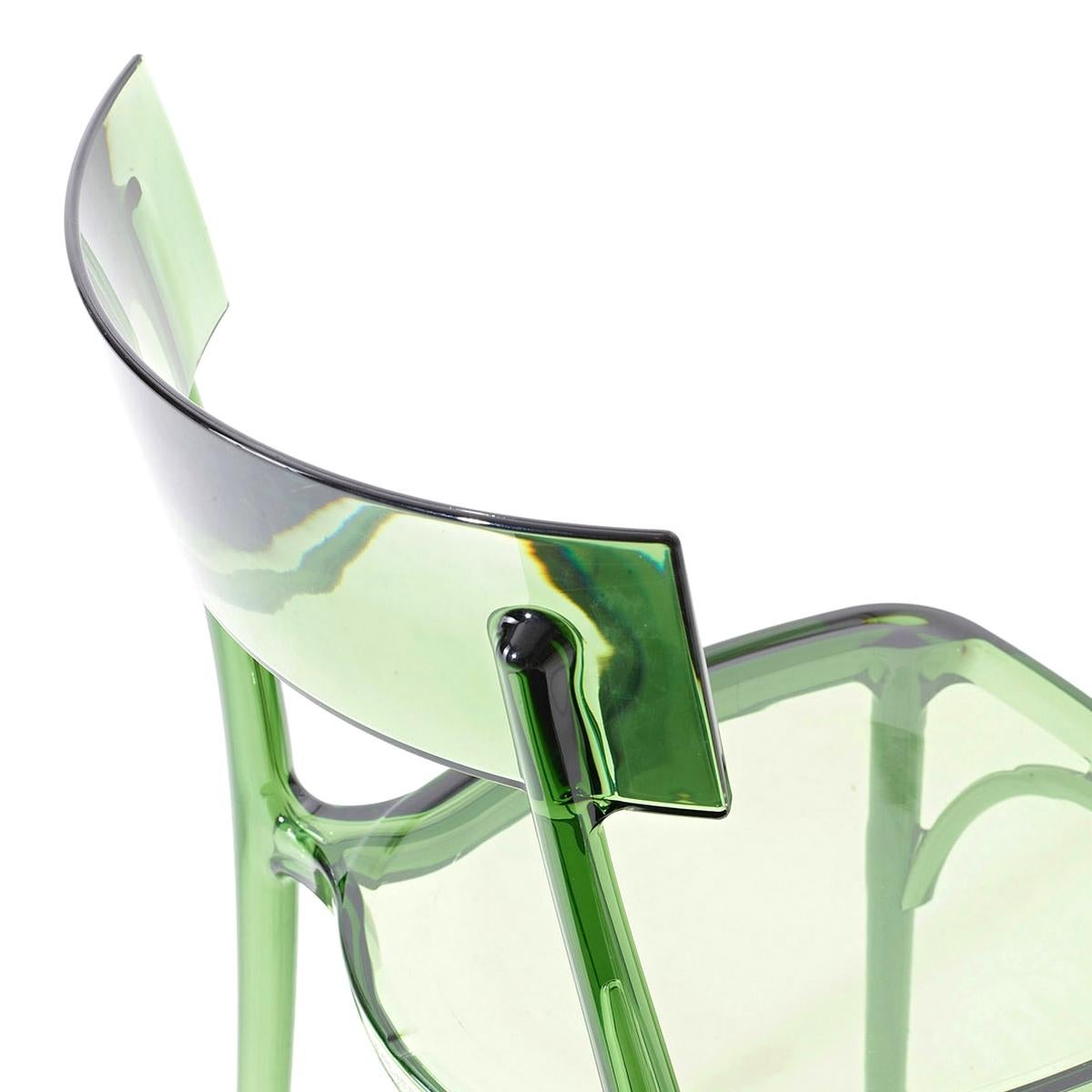 https://a.1stdibscdn.com/milani-transparent-green-polycarbonate-dining-chair-for-sale-picture-5/f_49571/f_242517321624307897525/milano_bottle_green_02_master.jpg