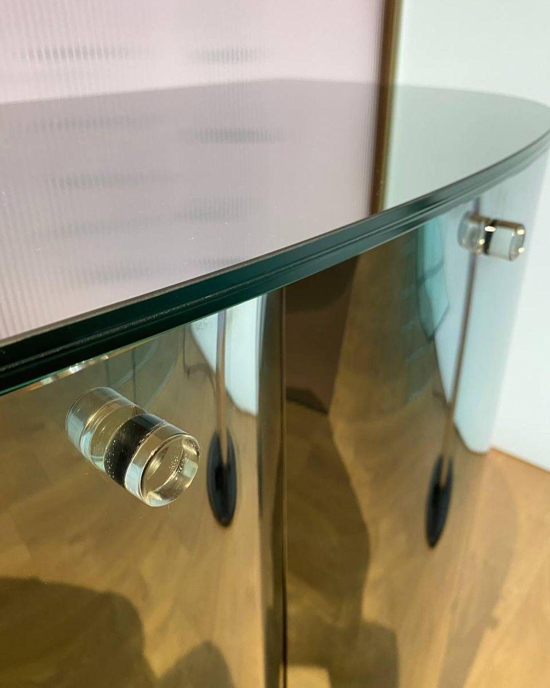 https://a.1stdibscdn.com/oltralpe-mirrored-bar-cabinet-by-inga-sempe-for-glas-italia-in-stock-for-sale-picture-9/32076752/f_403288821719406034340/milansofa_Ce0lJViOZsL_master_master.jpg