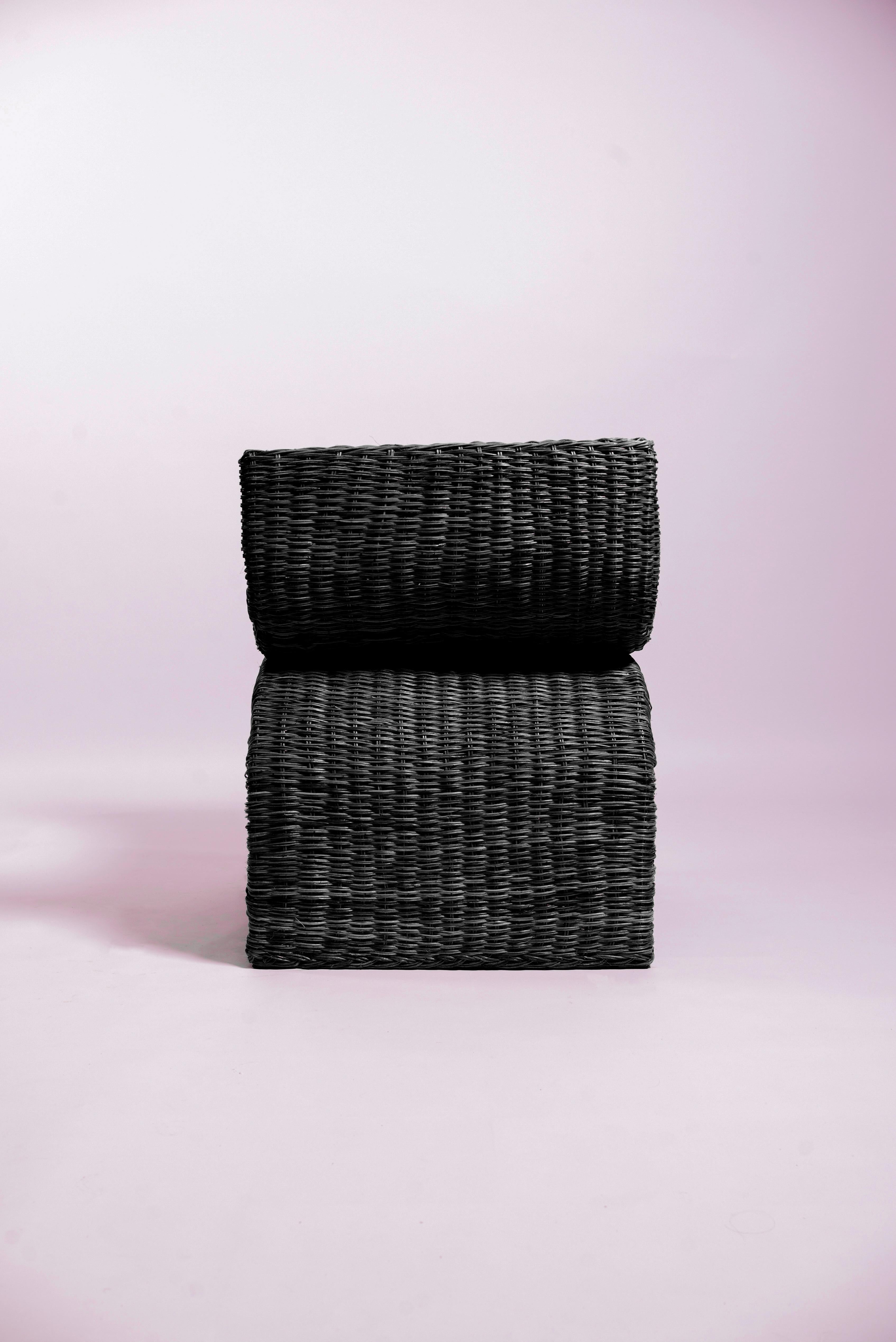 https://a.1stdibscdn.com/mimbre-chair-for-sale-picture-5/f_74392/f_412293821724781642538/mimbrenegro_master.jpg