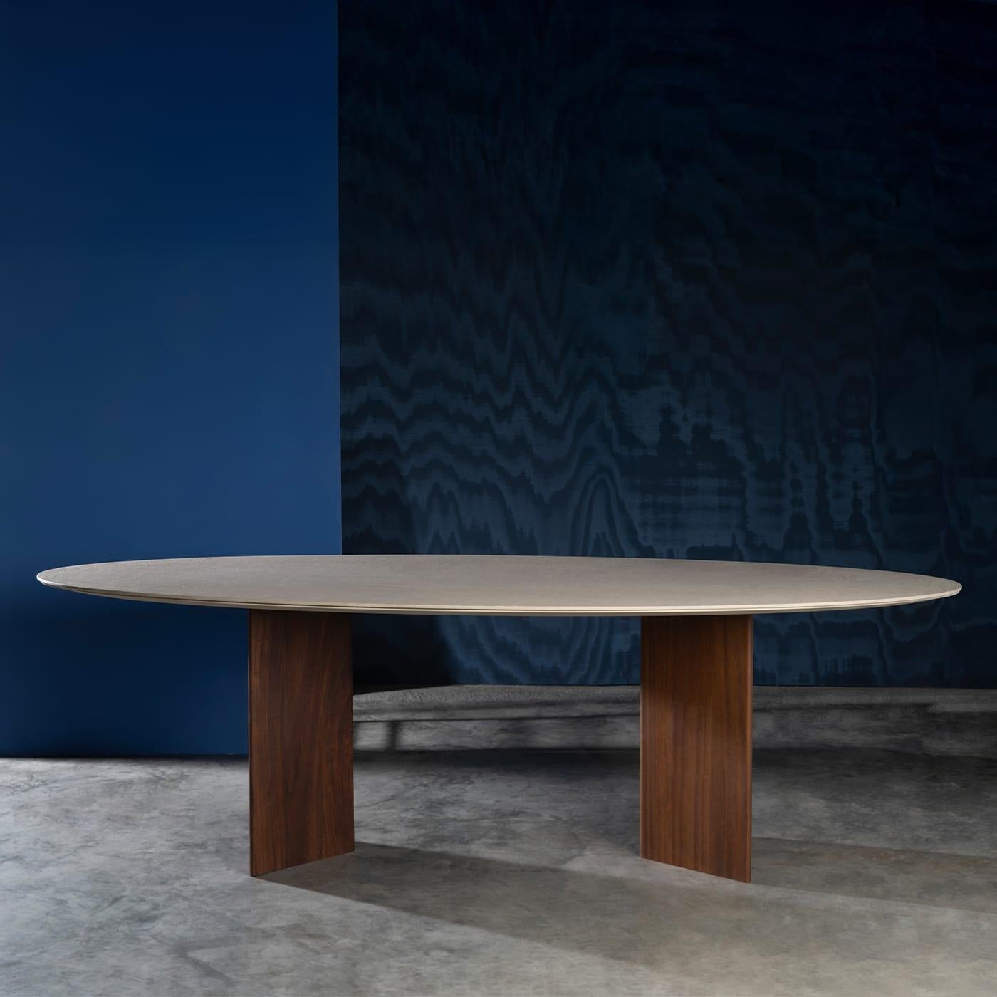 https://a.1stdibscdn.com/chelini-c-iroko-wood-resin-outdoor-dining-table-for-sale-picture-6/f_17062/f_490829421772710366139/mlvvjtm2qvjdwhzcezkwye21lhjh_master.jpg
