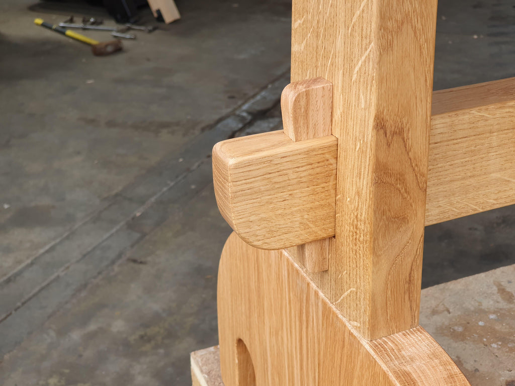 https://a.1stdibscdn.com/refectory-table-solid-oak-with-pink-formica-top-and-wiggly-feet-handmade-for-sale-picture-13/f_81202/f_346646421686221991431/mm_Table_3_master.jpg