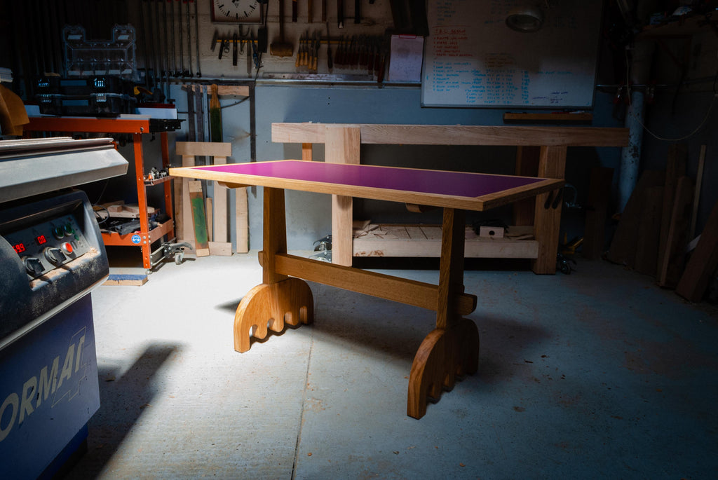 https://a.1stdibscdn.com/refectory-table-solid-oak-with-pink-formica-top-and-wiggly-feet-handmade-for-sale-picture-4/f_81202/f_346646421686221876255/mm_Table_Pink_04_master.jpg