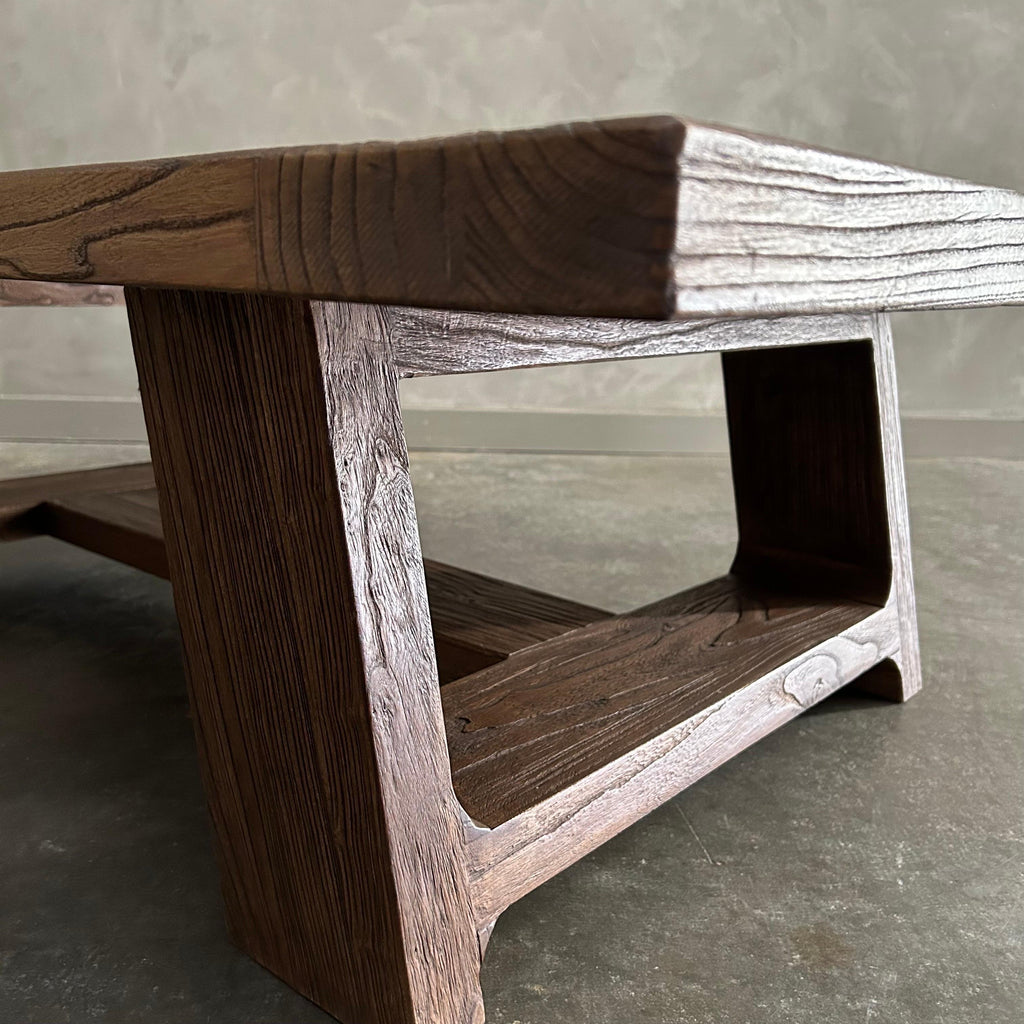https://a.1stdibscdn.com/reclaimed-elm-wood-coffee-table-in-walnut-finish-for-sale-picture-7/f_18223/f_468886121759354746207/mobilejpegupload_04AB0AD3CAB848F4943B5C796878D3B3_master.jpg