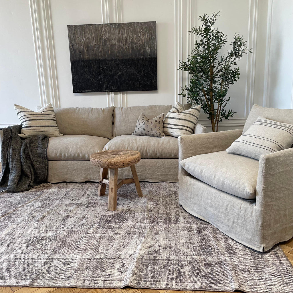 https://a.1stdibscdn.com/new-custom-stone-washed-irish-linen-slip-covered-sofa-with-down-alt-cushions-for-sale-picture-11/f_18223/1669674807252/mobilejpegupload_061D375BA53B412684E0127292B086CA_master.jpg