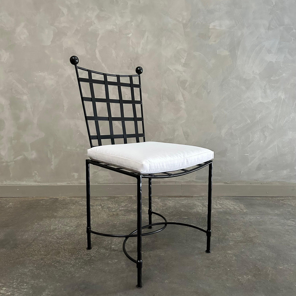https://a.1stdibscdn.com/custom-made-outdoor-iron-dining-chair-with-sunbrella-cushion-for-sale-picture-12/f_18223/f_482916721768247967155/mobilejpegupload_07B28EE529174EEFAC80941367895E37_master.jpg