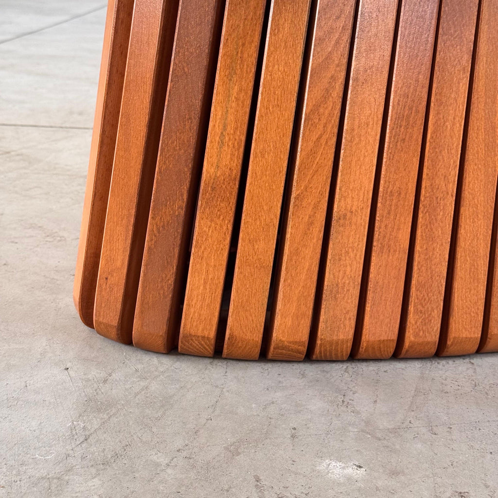 https://a.1stdibscdn.com/oval-travertine-coffee-table-with-ashwood-slatted-base-made-in-italy-for-forme-for-sale-picture-18/f_82562/1748071365121/mobilejpegupload_0A7B8A9197E2415EB5B0EF1BCF00A641_master.jpg