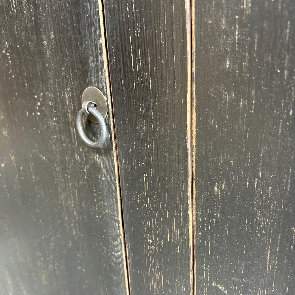 https://a.1stdibscdn.com/vintage-style-reclaimed-wood-hutch-in-distressed-black-finish-for-sale-picture-6/f_18223/f_384692221708218533415/mobilejpegupload_0B92255BA1294FDAAF0885641AE2E009_master.jpg