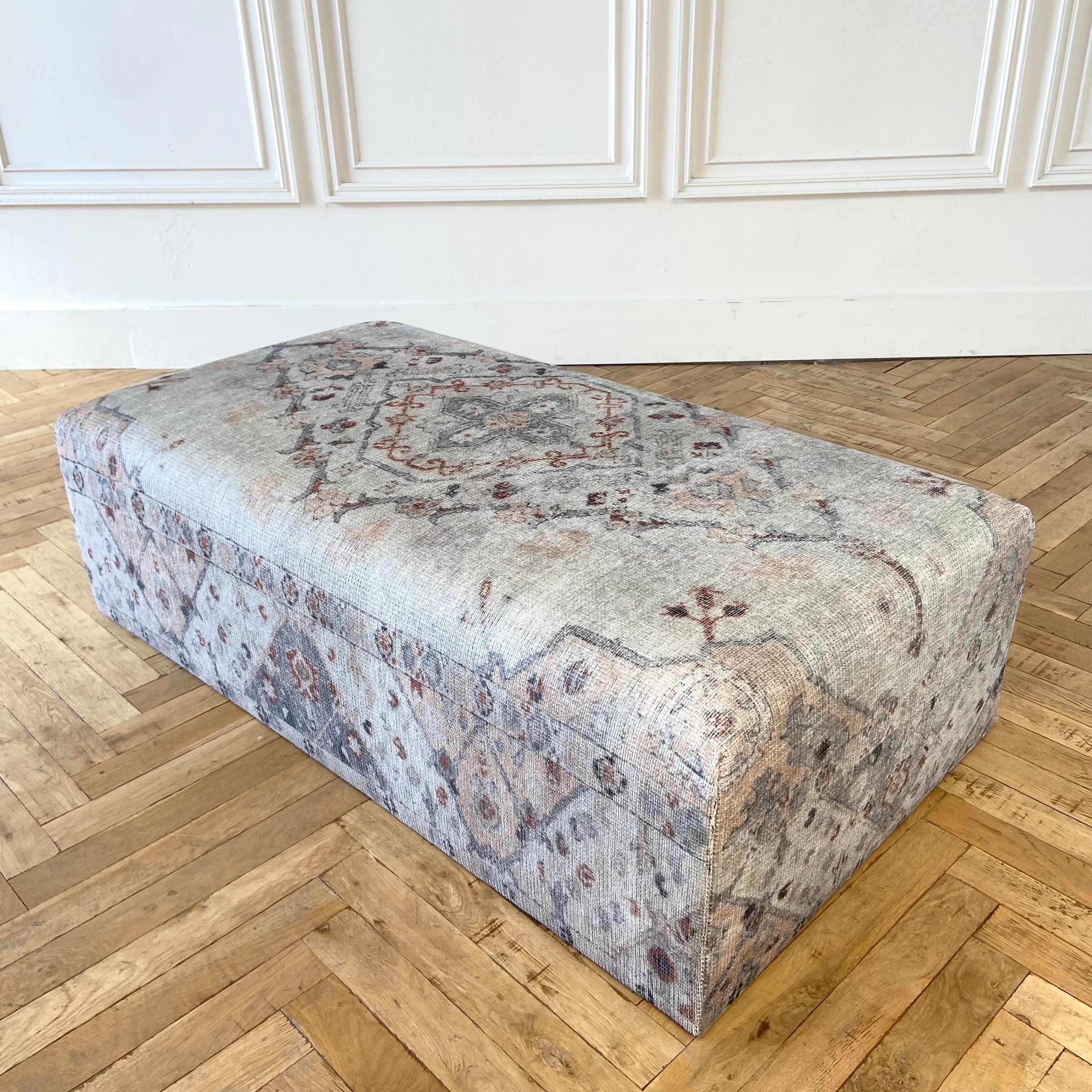 https://a.1stdibscdn.com/custom-made-rug-cube-ottoman-for-sale-picture-3/f_18223/1647544981823/mobilejpegupload_0D996238DB53441F832677AAC84CCB78_master.jpg