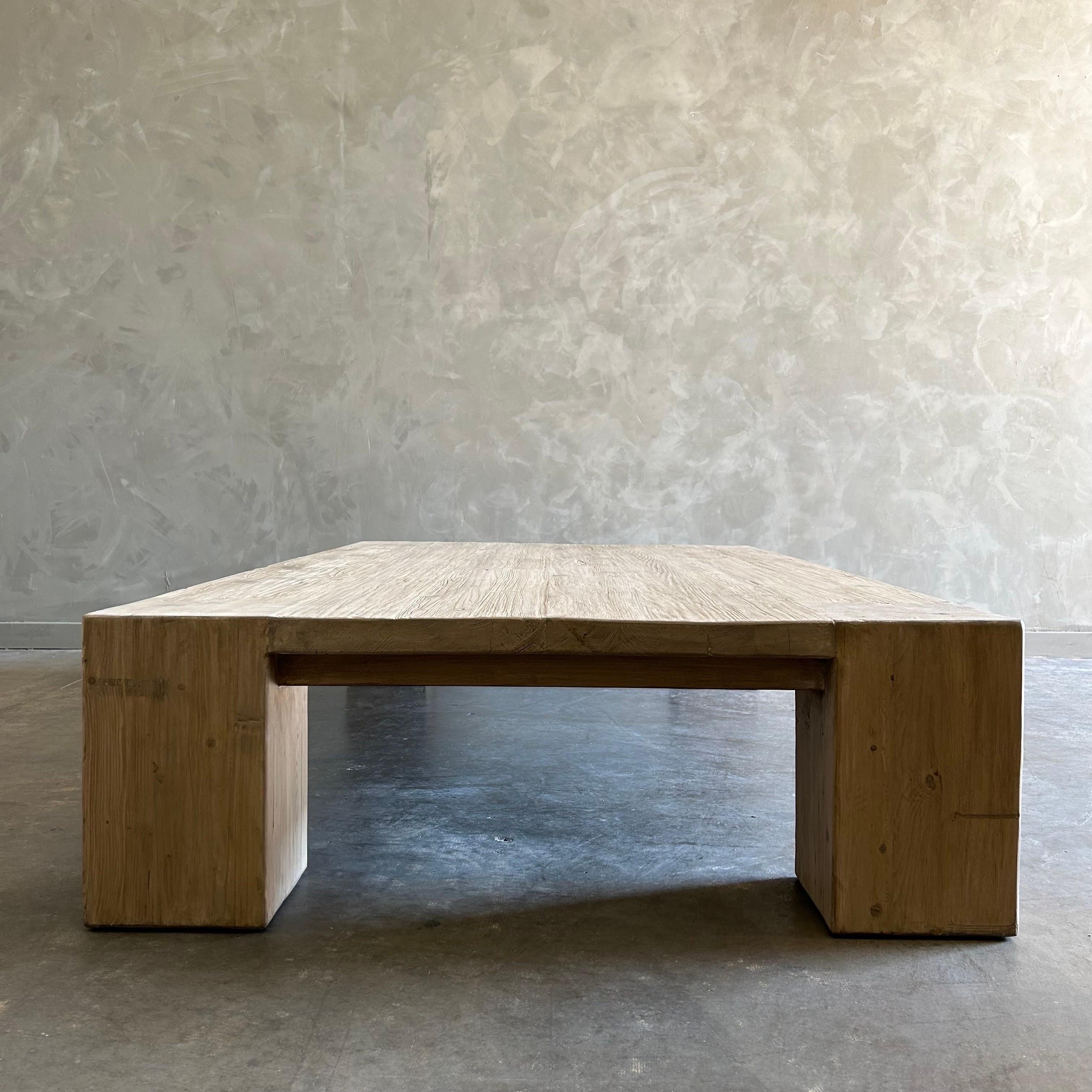 https://a.1stdibscdn.com/custom-x-large-elm-wood-beam-coffee-table-in-natural-for-sale-picture-14/f_18223/f_451464121747955040799/mobilejpegupload_0EA2C44A08DE43AB92C8FA6D7F3B94B6_master.jpg