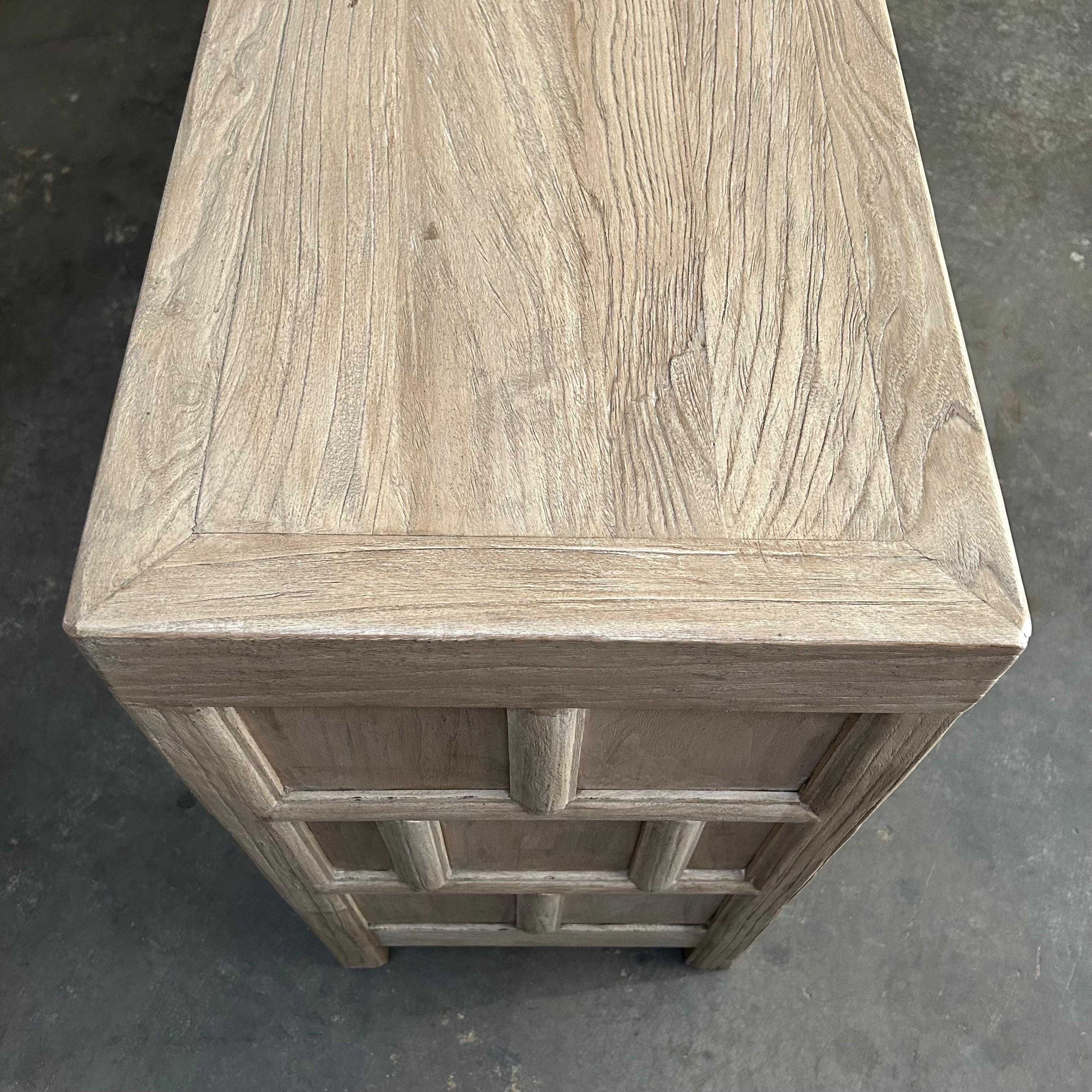 https://a.1stdibscdn.com/custom-made-elm-wood-apothecary-style-cabinet-in-natural-finish-for-sale-picture-9/f_18223/1702782085505/mobilejpegupload_0FB41E5DA2CD47AE9D96E8B5B718D90B_master.jpg
