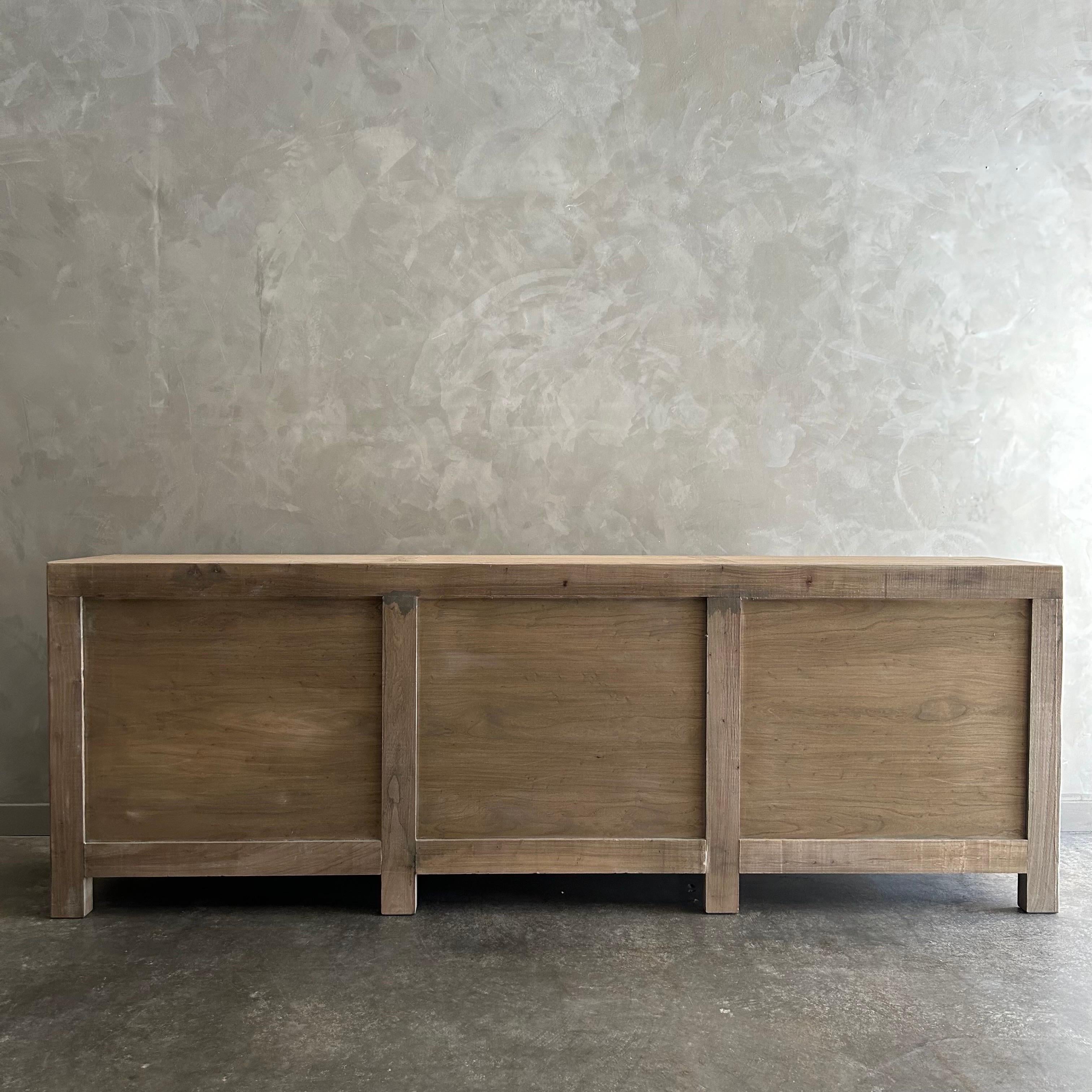 https://a.1stdibscdn.com/custom-made-elm-wood-apothecary-style-cabinet-in-natural-finish-for-sale-picture-11/f_18223/1702782122699/mobilejpegupload_18E745B99A804620ACE0917BC98730F0_master.jpg