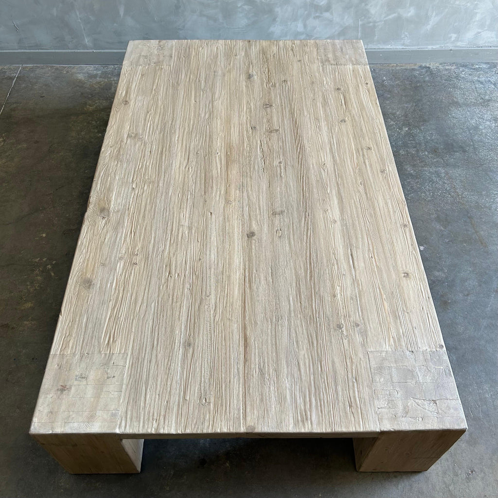 https://a.1stdibscdn.com/custom-x-large-elm-wood-beam-coffee-table-in-natural-for-sale-picture-17/f_18223/f_451464121747955042756/mobilejpegupload_1F71E55EE1C443D199281A9A2C88F1B0_master.jpg