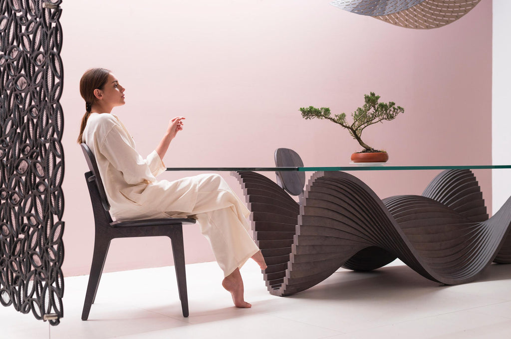 https://a.1stdibscdn.com/ghost-table-by-piegatto-a-contemporary-dining-table-for-sale-picture-6/f_83012/1679088941345/mobilejpegupload_24225DD3E79D47D0BF6D6BA9E587451C_master.jpg