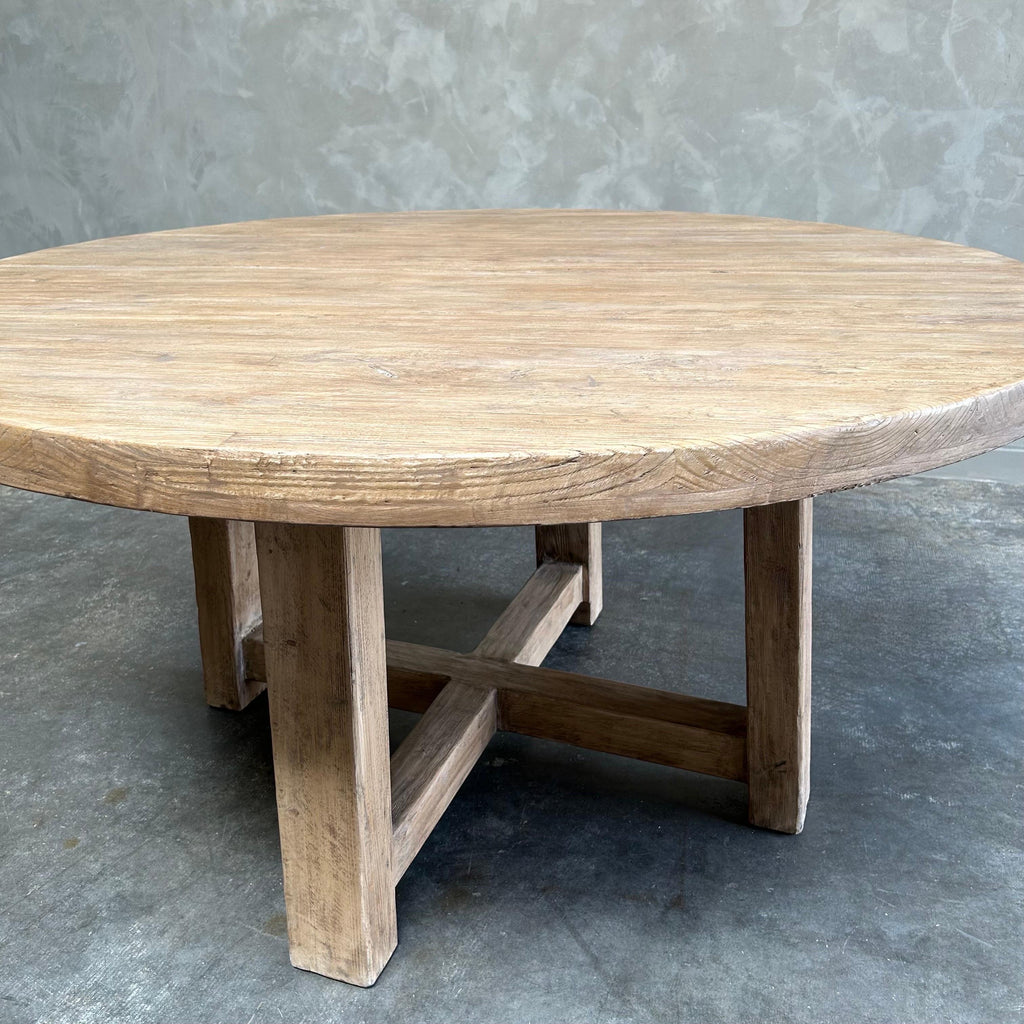 https://a.1stdibscdn.com/custom-made-reclaimed-elm-wood-round-dining-table-59-for-sale-picture-8/f_18223/1686882434357/mobilejpegupload_252D650507EB4A9EB0BB09030F7D5DC6_master.jpg