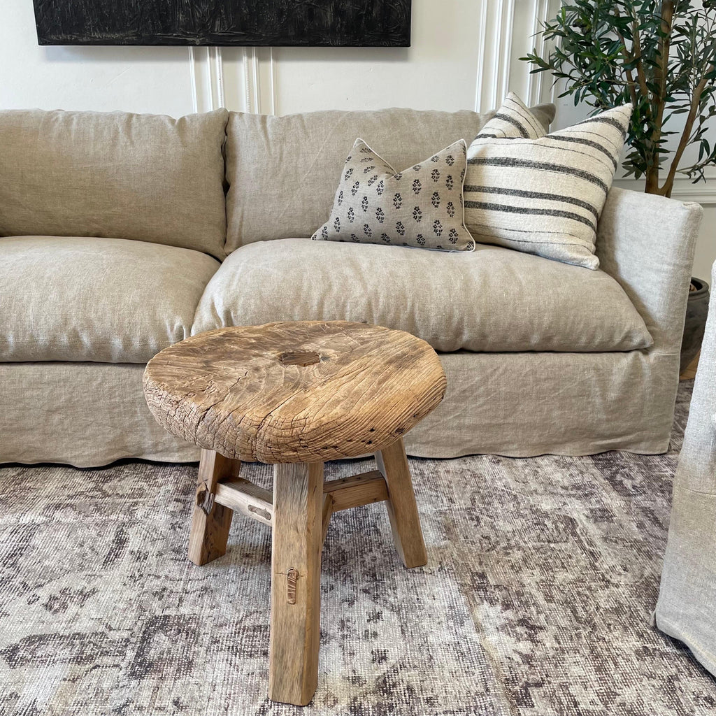 https://a.1stdibscdn.com/new-custom-stone-washed-irish-linen-slip-covered-sofa-with-down-alt-cushions-for-sale-picture-10/f_18223/1669674806594/mobilejpegupload_2693EE0117354783996F9A970D149CBA_master.jpg