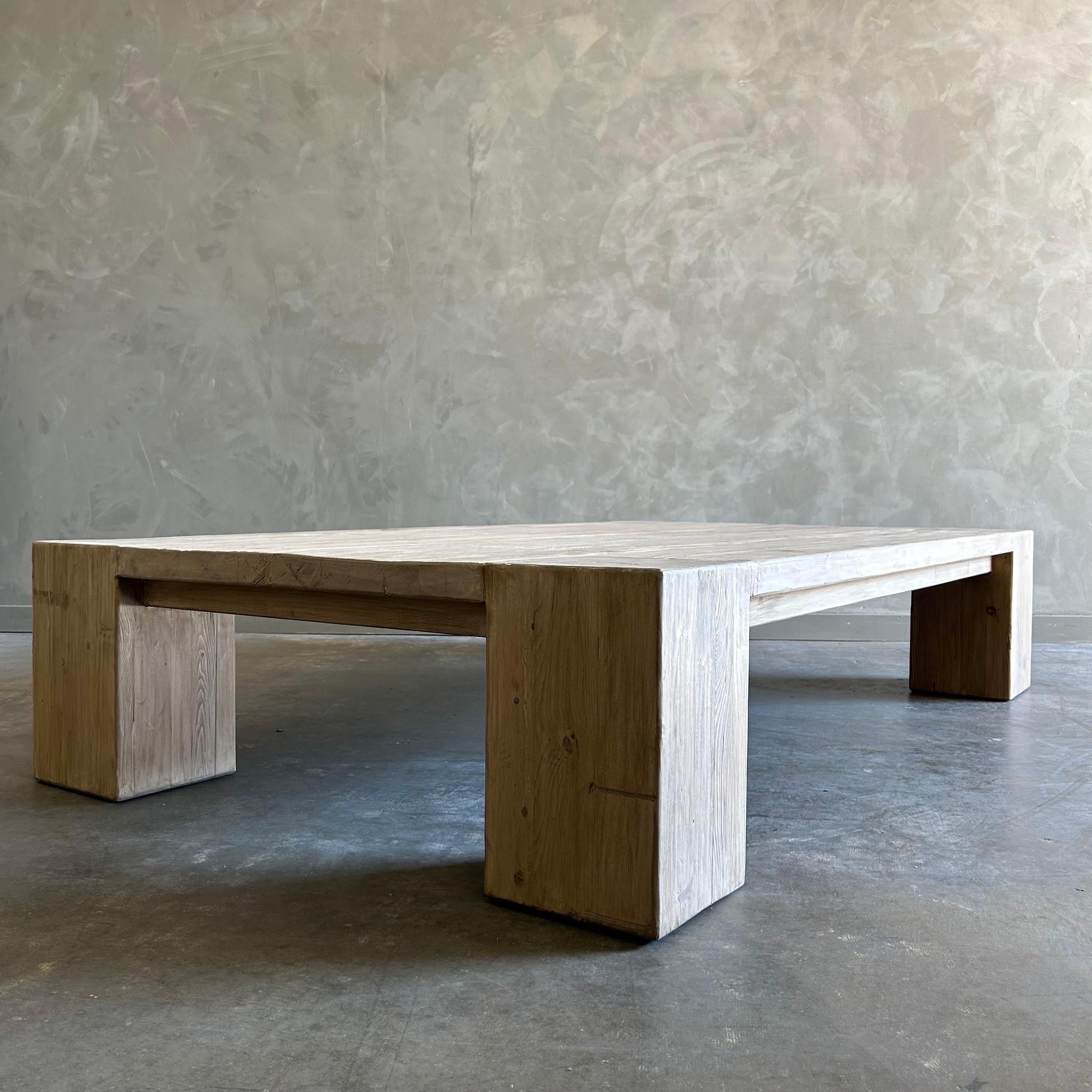 https://a.1stdibscdn.com/custom-x-large-elm-wood-beam-coffee-table-in-natural-for-sale-picture-13/f_18223/f_451464121747955040168/mobilejpegupload_280BE74CE8B64E08A9B51594480C8E1A_master.jpg