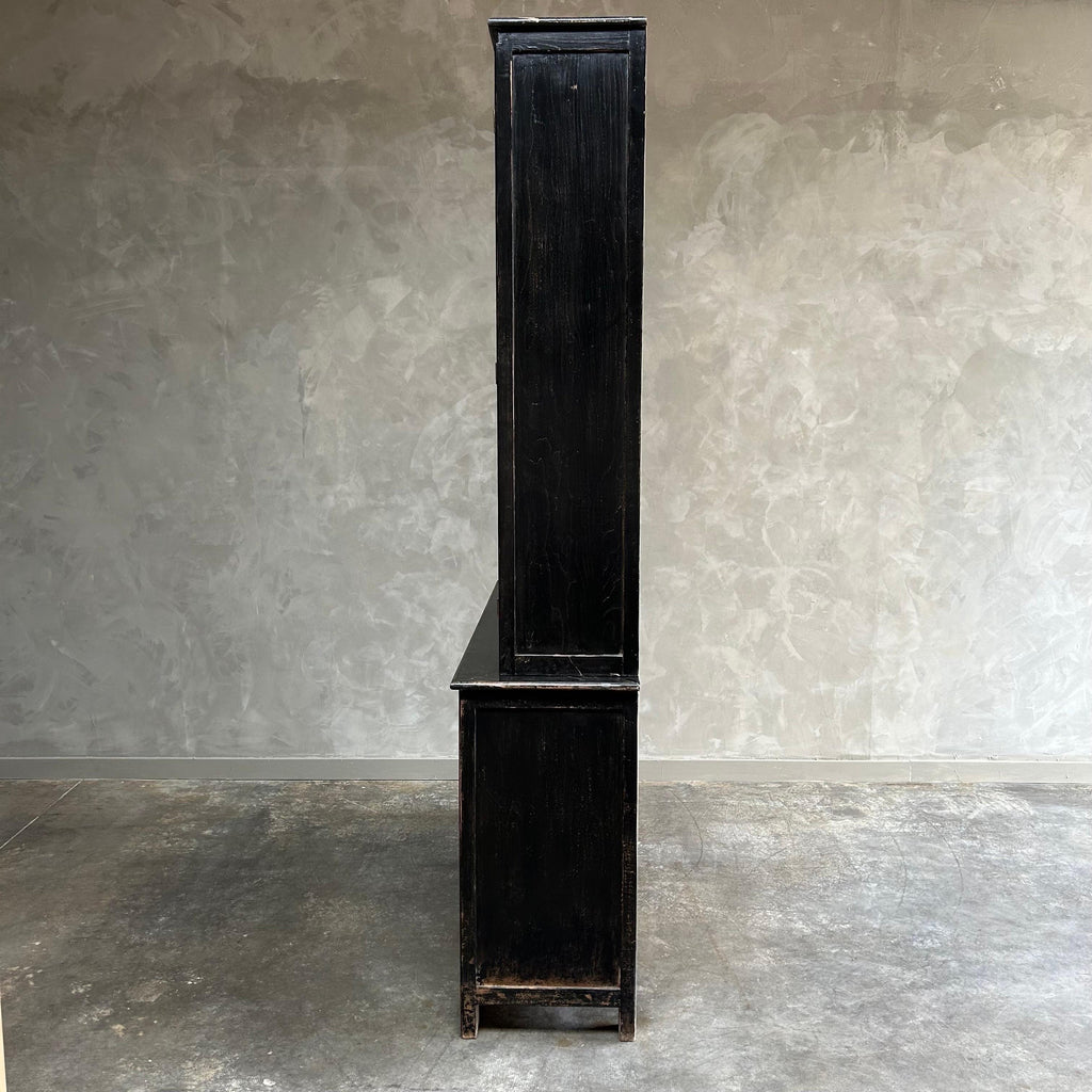 https://a.1stdibscdn.com/vintage-style-reclaimed-wood-hutch-in-distressed-black-finish-for-sale-picture-9/f_18223/f_384692221708218536198/mobilejpegupload_29AC85D5154F4C0786341E6F1C1F7002_master.jpg