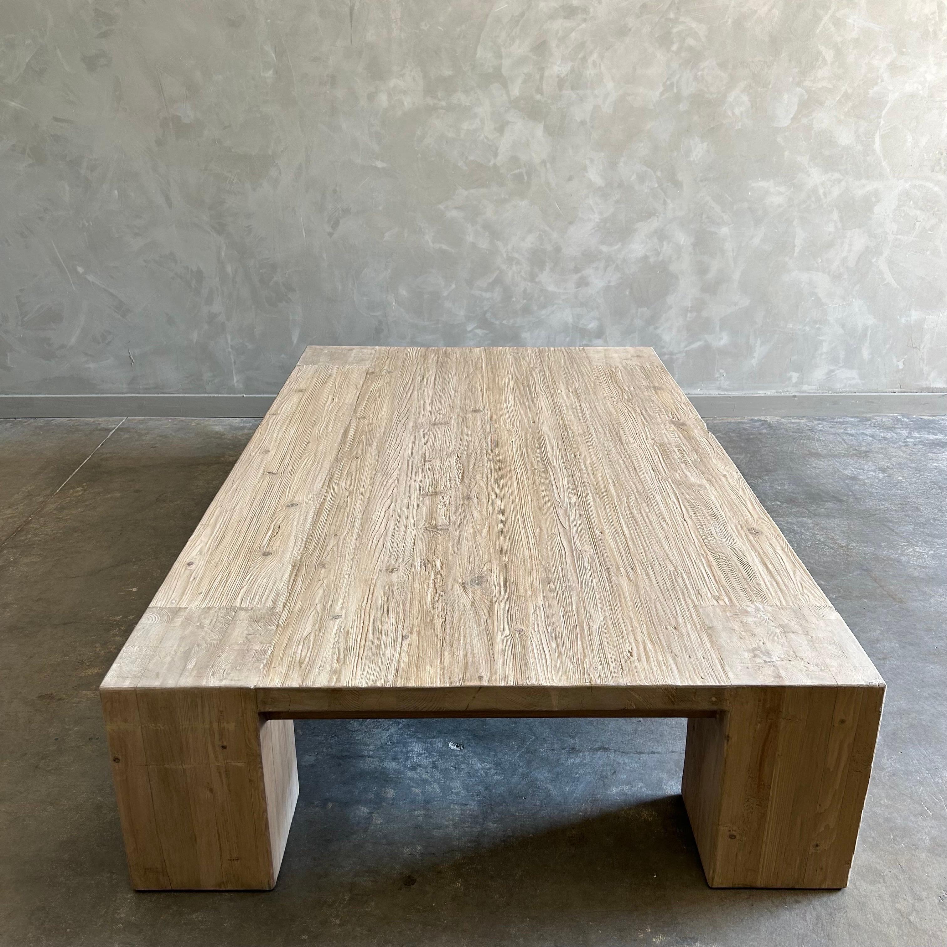 https://a.1stdibscdn.com/custom-x-large-elm-wood-beam-coffee-table-in-natural-for-sale-picture-4/f_18223/f_451464121747955034306/mobilejpegupload_3486EB55089C47E5ADB4E8250EB731D4_master.jpg