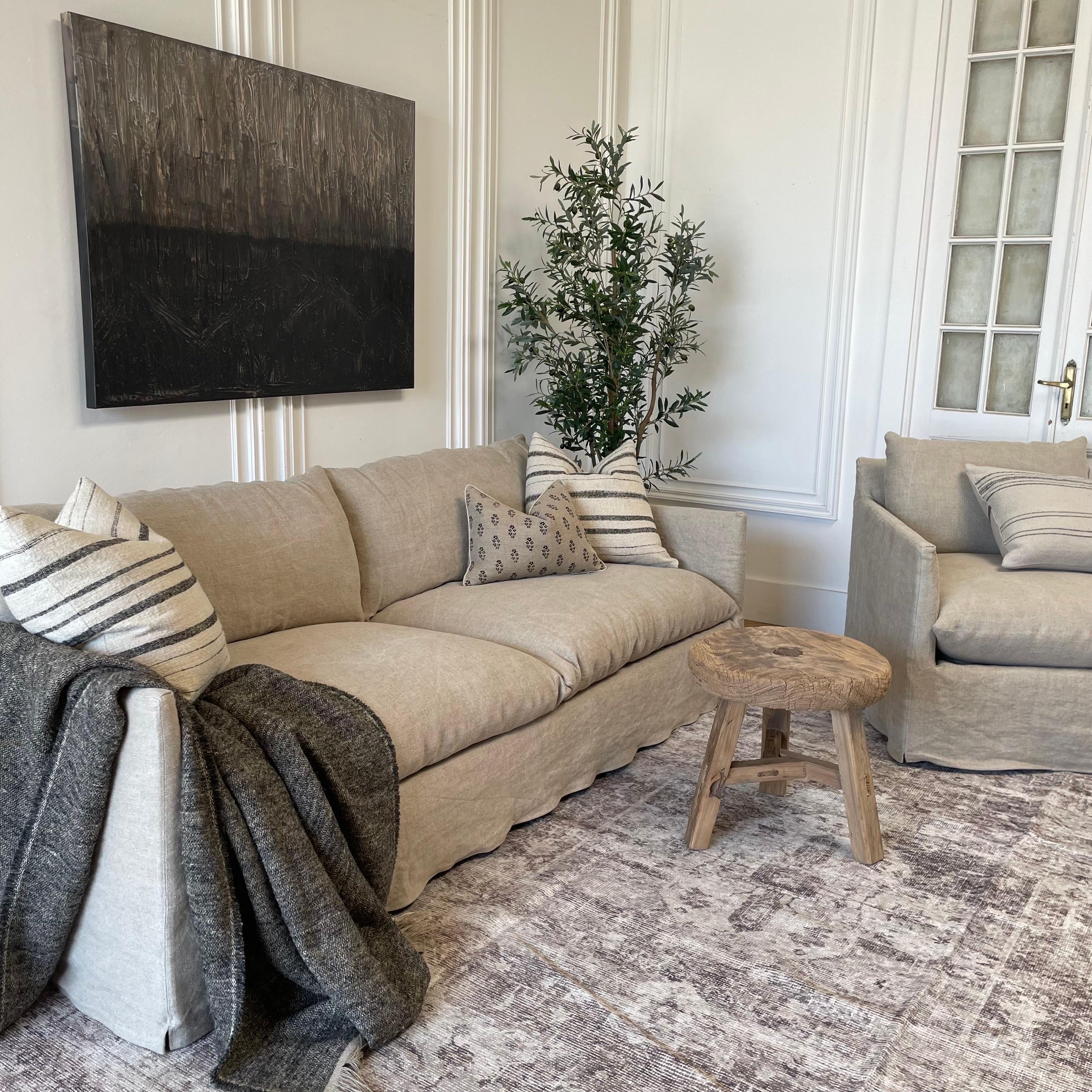 https://a.1stdibscdn.com/new-custom-stone-washed-irish-linen-slip-covered-sofa-with-down-alt-cushions-for-sale-picture-13/f_18223/1669674810098/mobilejpegupload_359ECF596C674C7AA7FAB3E14C5AB1F9_master.jpg