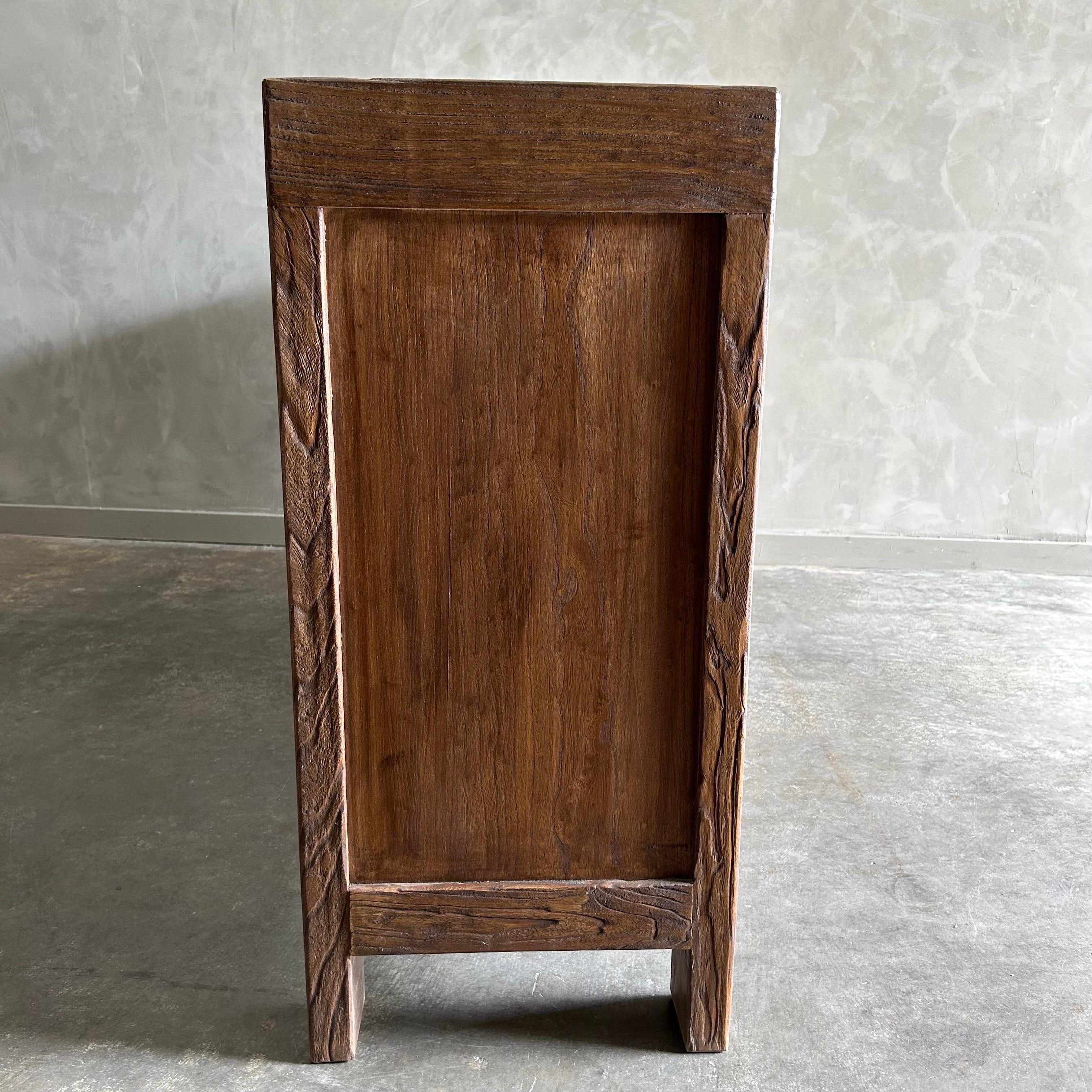 https://a.1stdibscdn.com/reclaimed-elm-wood-4-door-cabinet-or-sideboard-in-dark-finish-for-sale-picture-5/f_18223/f_416397321727294590670/mobilejpegupload_3AEC9134278F4269818594AF2B03EC2E_master.jpg