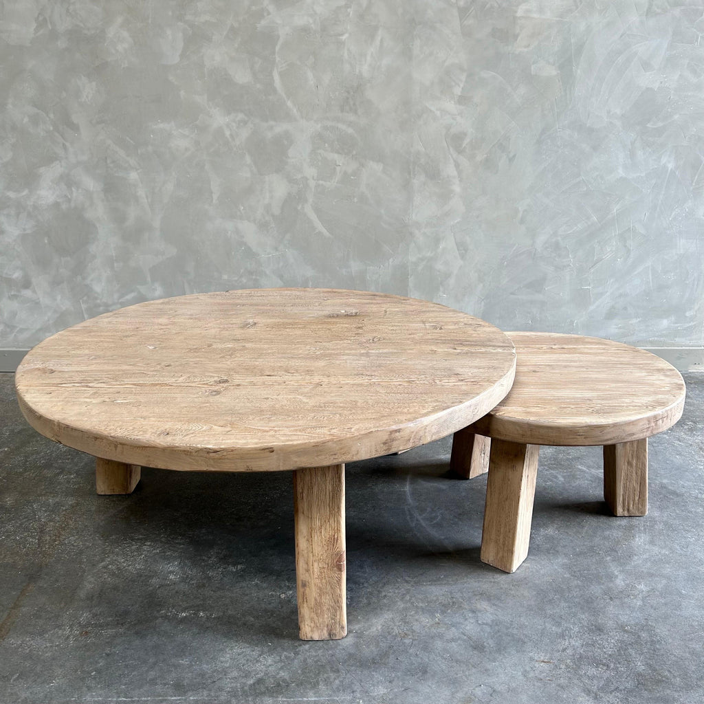 https://a.1stdibscdn.com/solid-round-reclaimed-elm-wood-2-piece-nesting-coffee-table-set-for-sale-picture-3/f_18223/1686799735273/mobilejpegupload_3F509F398D9B44ECBF15419FB5F137CF_master.jpg