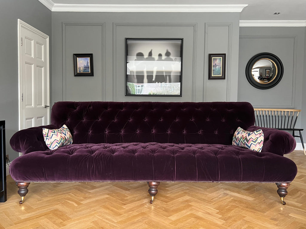 https://a.1stdibscdn.com/our-signature-robinson-fully-buttoned-tufted-sofa-for-sale-picture-7/f_79732/1677506756724/mobilejpegupload_494CAFB0618540489766E10CDBB383FE_master.jpg
