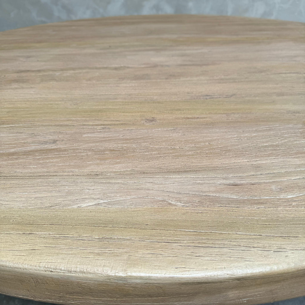 https://a.1stdibscdn.com/round-elm-wood-reeded-dining-table-60-for-sale-picture-7/f_18223/f_467269121758314257137/mobilejpegupload_50F9C836EFB34C18A3DE7D58E26FB603_master.jpg