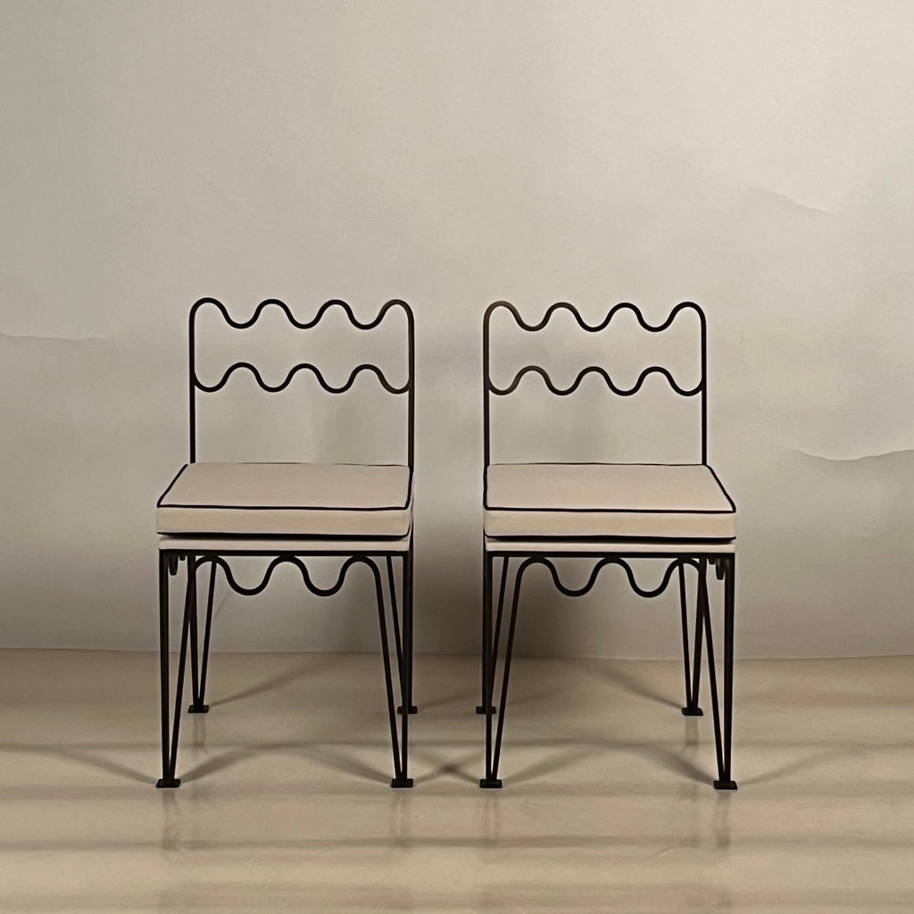 https://a.1stdibscdn.com/pair-of-undulating-meandre-chairs-by-design-freres-for-sale-picture-3/f_8184/1682878263759/mobilejpegupload_53715DEDBC124634AB84B4025DE1DD52_master.jpg