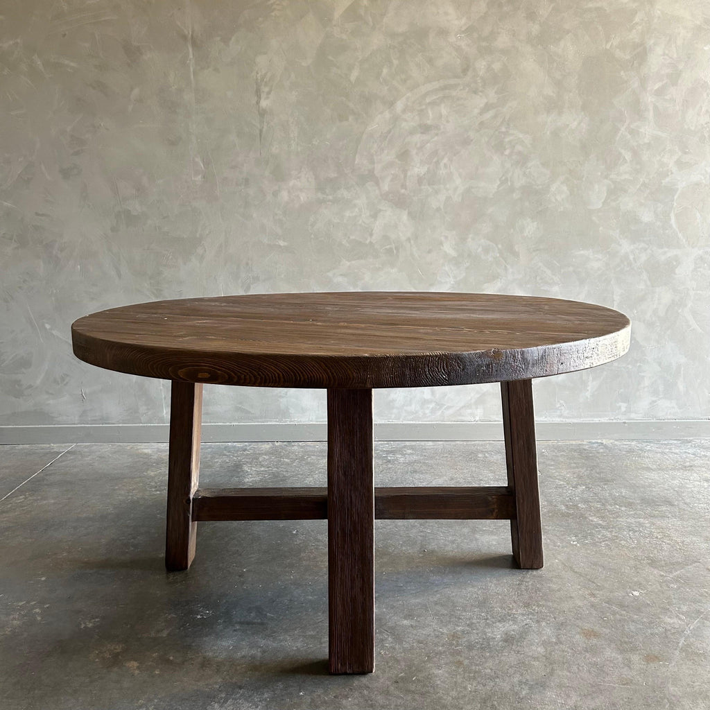 https://a.1stdibscdn.com/custom-made-reclaimed-elm-wood-round-dining-table-60-for-sale-picture-5/f_18223/f_408801521722522682194/mobilejpegupload_57E146BF96244B549CF57A7C5C757E62_master.jpg