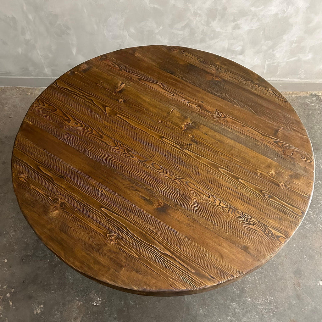 https://a.1stdibscdn.com/custom-reclaimed-elm-wood-dining-table-in-dark-finish-48-for-sale-picture-4/f_18223/f_440328921741893180489/mobilejpegupload_618423165EED4250B4B8835CE850EDE5_master.jpg