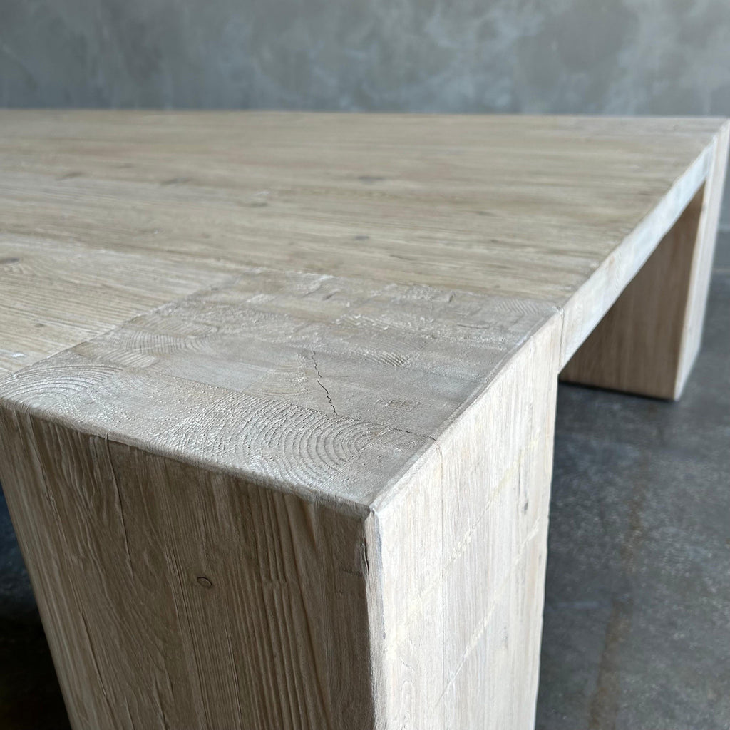https://a.1stdibscdn.com/custom-x-large-elm-wood-beam-coffee-table-in-natural-for-sale-picture-7/f_18223/f_451464121747955036253/mobilejpegupload_63F177C85A5F4672AD4CF2B6BEA2F2E2_master.jpg