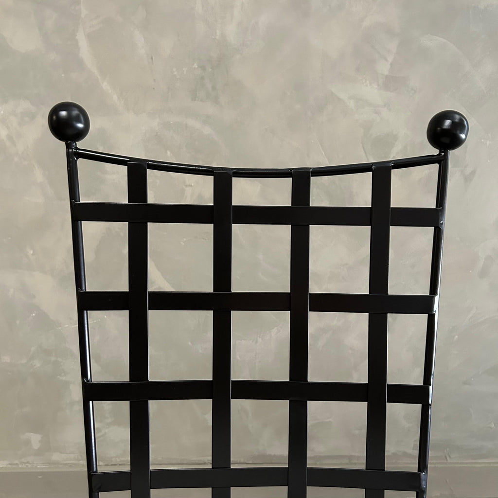 https://a.1stdibscdn.com/custom-made-outdoor-iron-dining-chair-with-sunbrella-cushion-for-sale-picture-6/f_18223/f_482916721768247963136/mobilejpegupload_6566777E5F1648CEAF032F1AB75D3550_master.jpg
