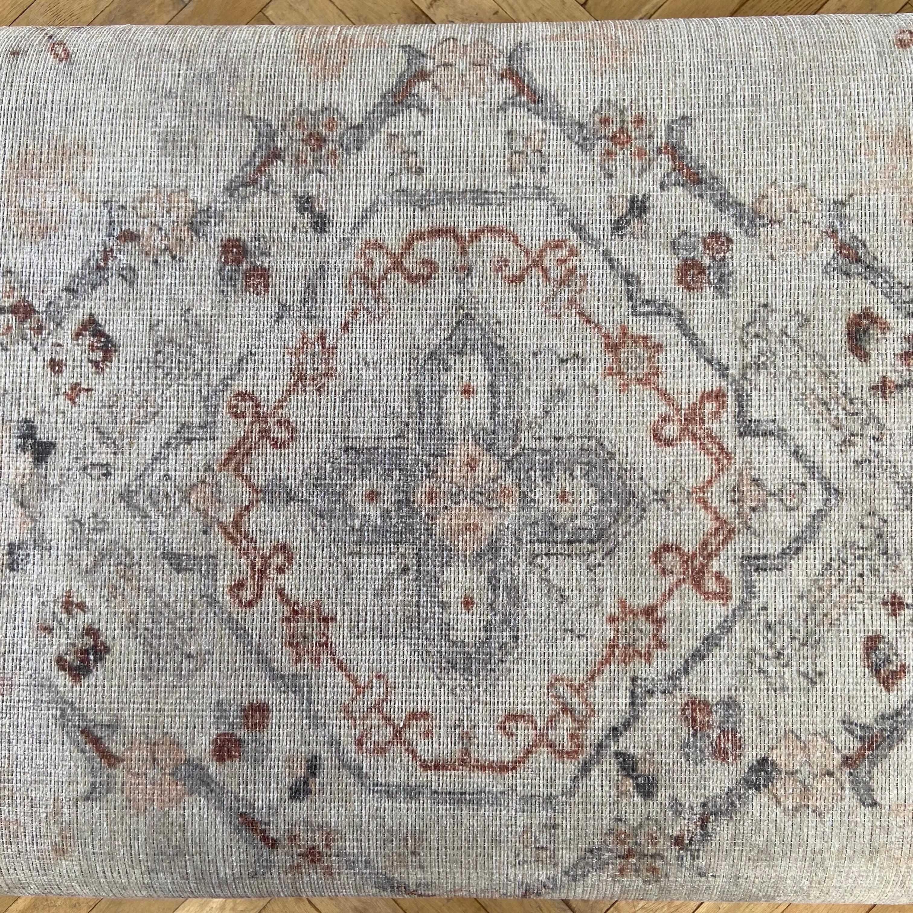 https://a.1stdibscdn.com/custom-made-rug-cube-ottoman-for-sale-picture-8/f_18223/1647545018040/mobilejpegupload_66320829969D4E858A2678ADE2FF9358_master.jpg
