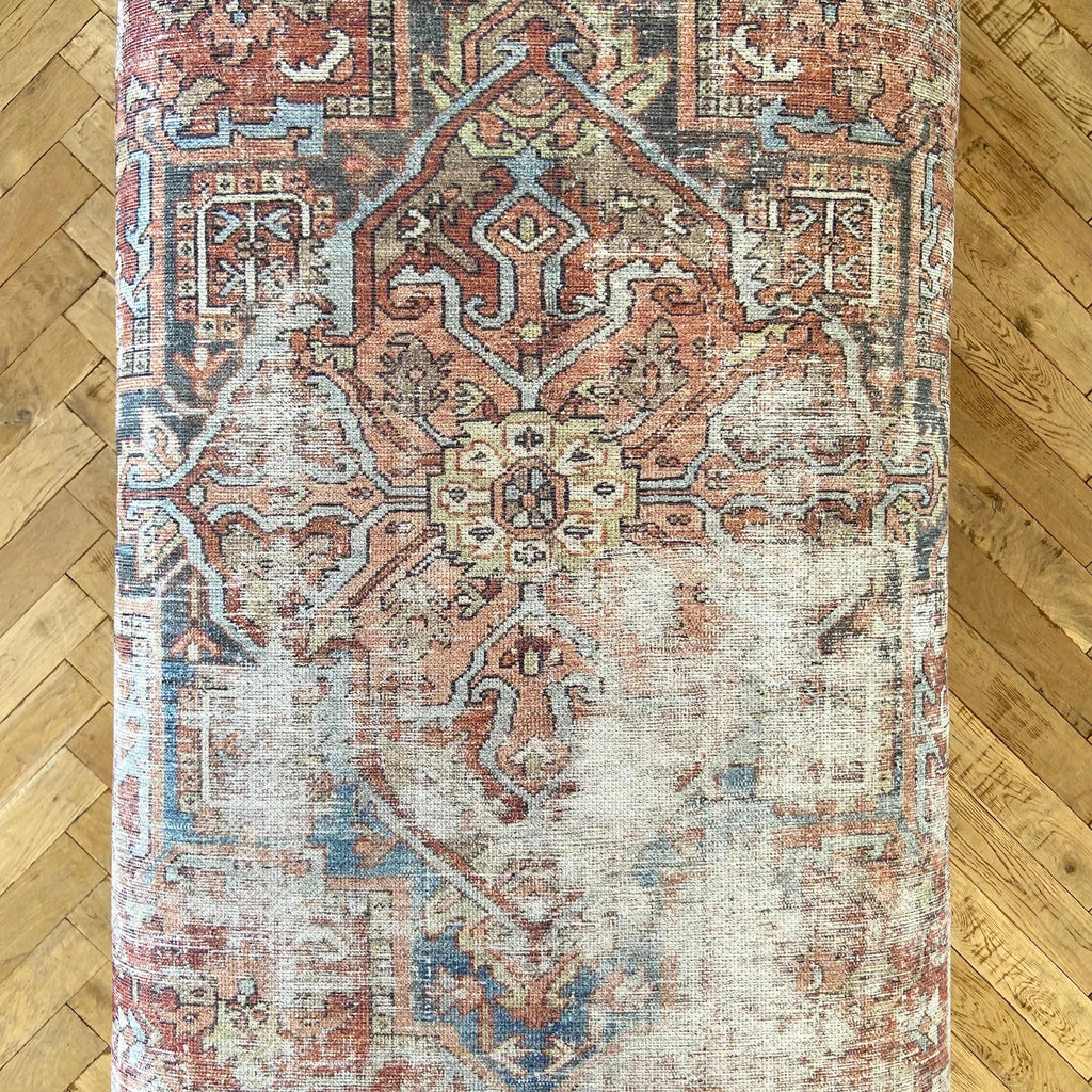 https://a.1stdibscdn.com/custom-made-cube-style-rug-cocktail-ottoman-for-sale-picture-12/f_18223/1647468611977/mobilejpegupload_66E41082092D45F38BE3F6DC8022D770_master.jpg